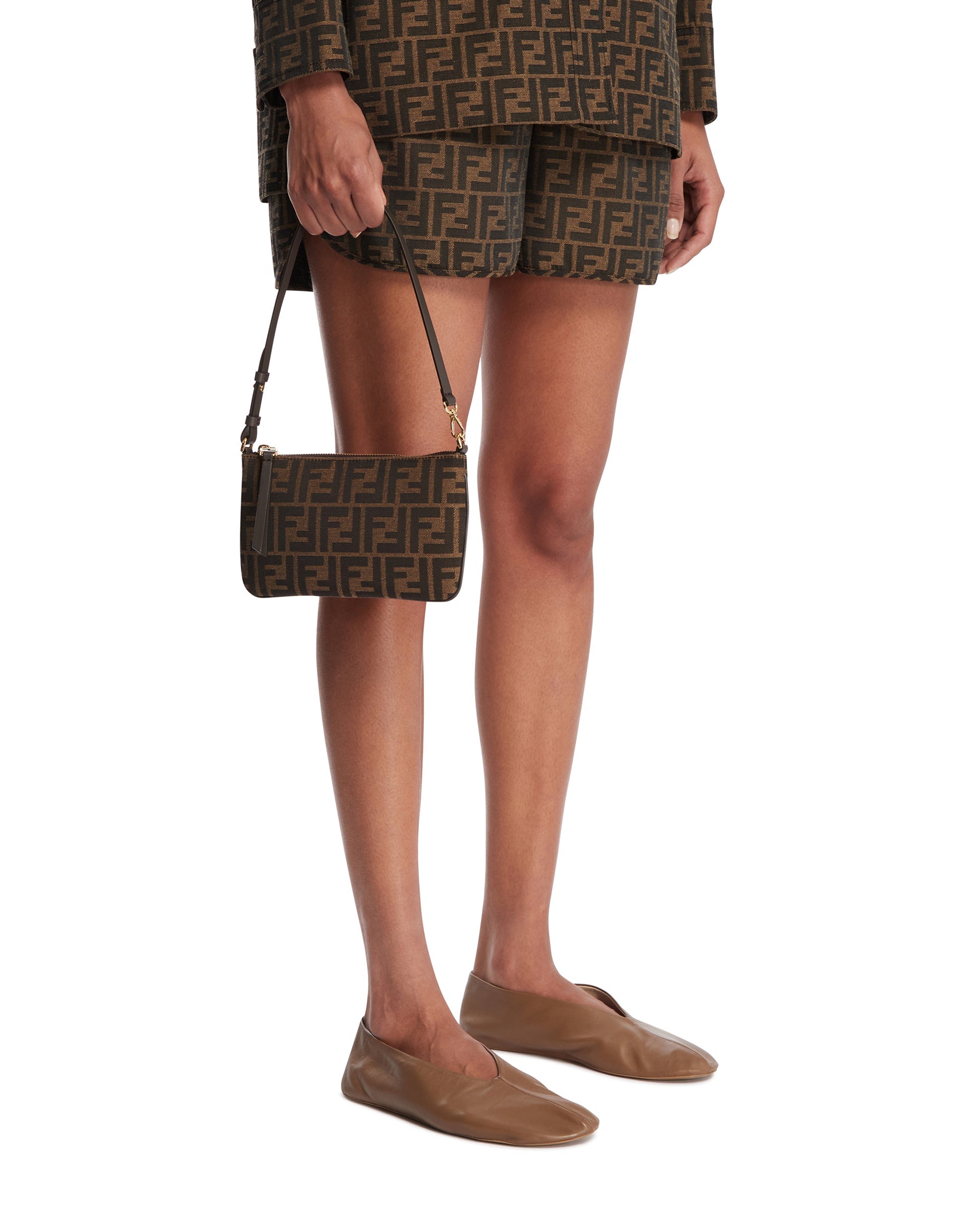 Оригінальна Brown Flat Pouch Baguette Bag Fendi – детальний вид
