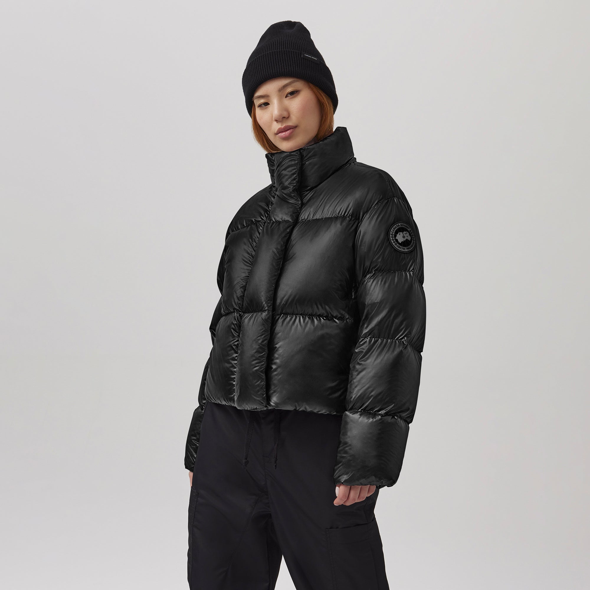 Оригінальна Womens Cypress Cropped Puffer Jacket Canada goose – вид ззаду