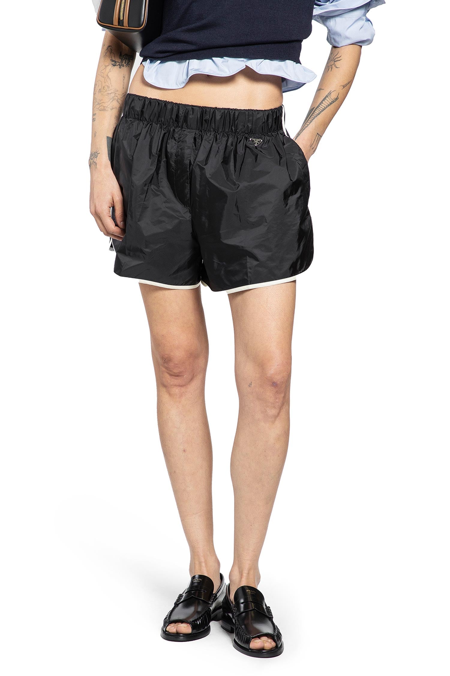 Re-Nylon Shorts Prada оригінал – Купити в Україні – боковий вид