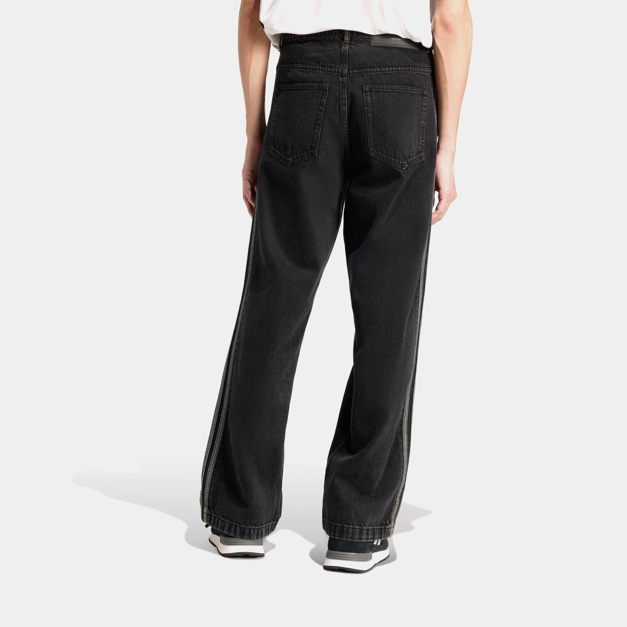 Adidas Bottoms оригінал | Швидка доставка Україна – вид ззаду - ADIDAS