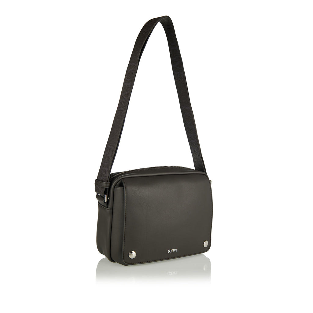 Оригінальна Pebble Messenger Medium Leather Bag Loewe – вид ззаду