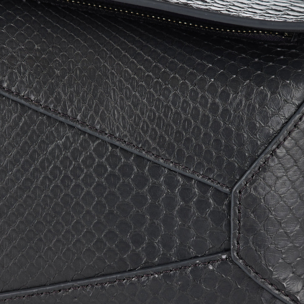 Оригінальна Puzzle Mini Snakeskin Leather Bag Loewe – збільшений вид