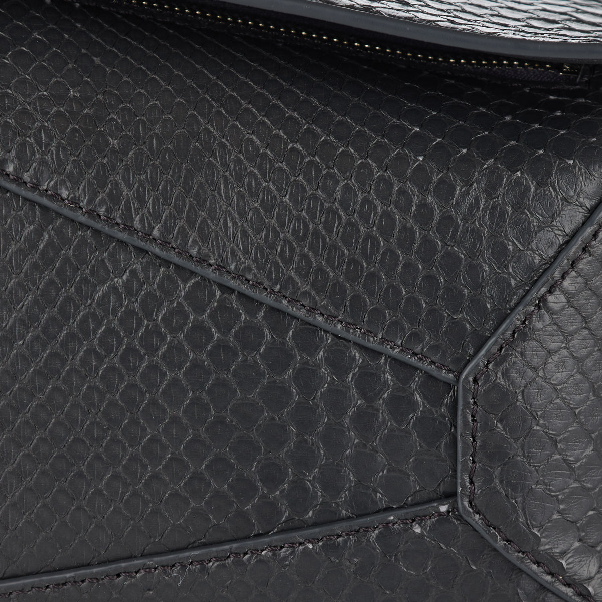 Оригінальна Puzzle Mini Snakeskin Leather Bag Loewe – збільшений вид