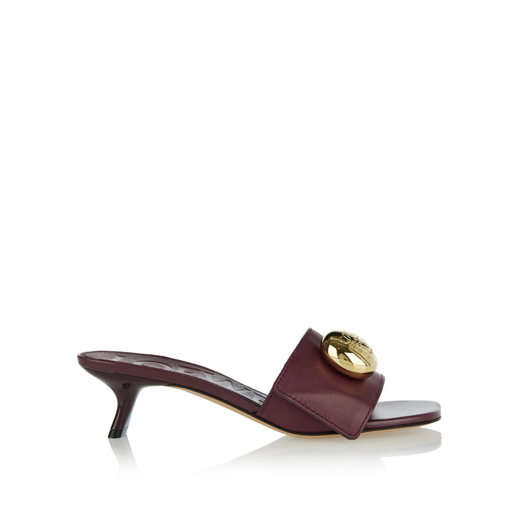 Оригінальна Pebble Leather Mules Loewe – боковий вид