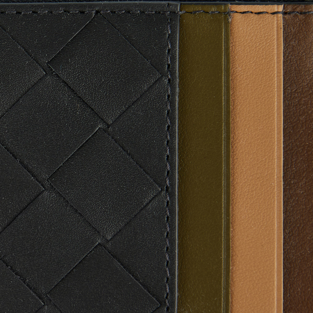 Intrecciato Zip Card Case Bottega veneta оригінал – Купити в Україні – вид ззаду