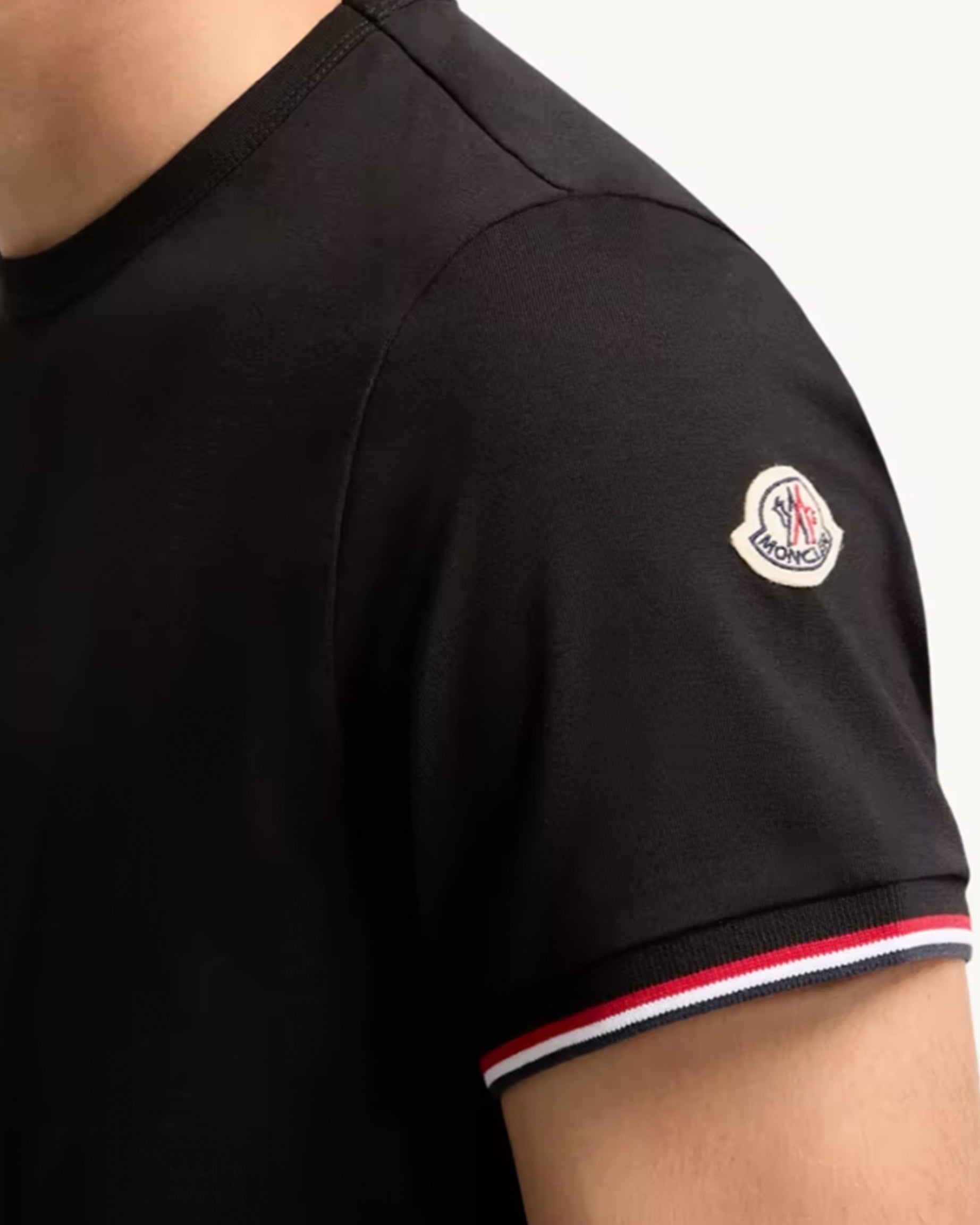 Tricolor Trimmed Cotton T Shirt Moncler – Гарантія оригінальності – детальний вид
