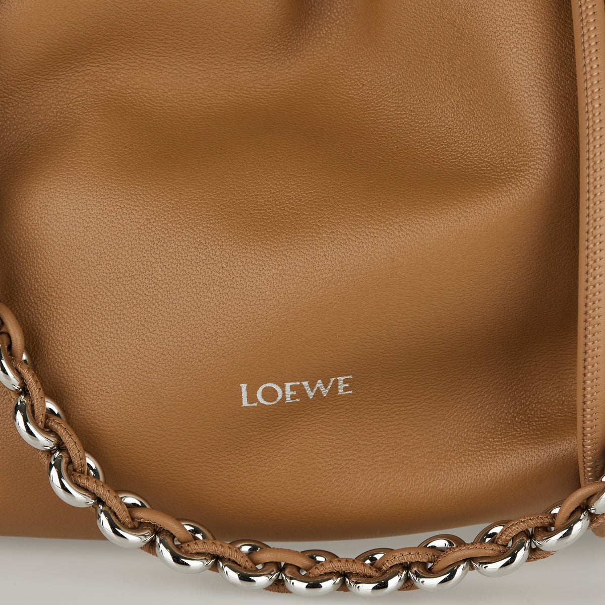 Flamenco Medium Leather Clutch Loewe оригінал – Купити в Україні – збільшений вид
