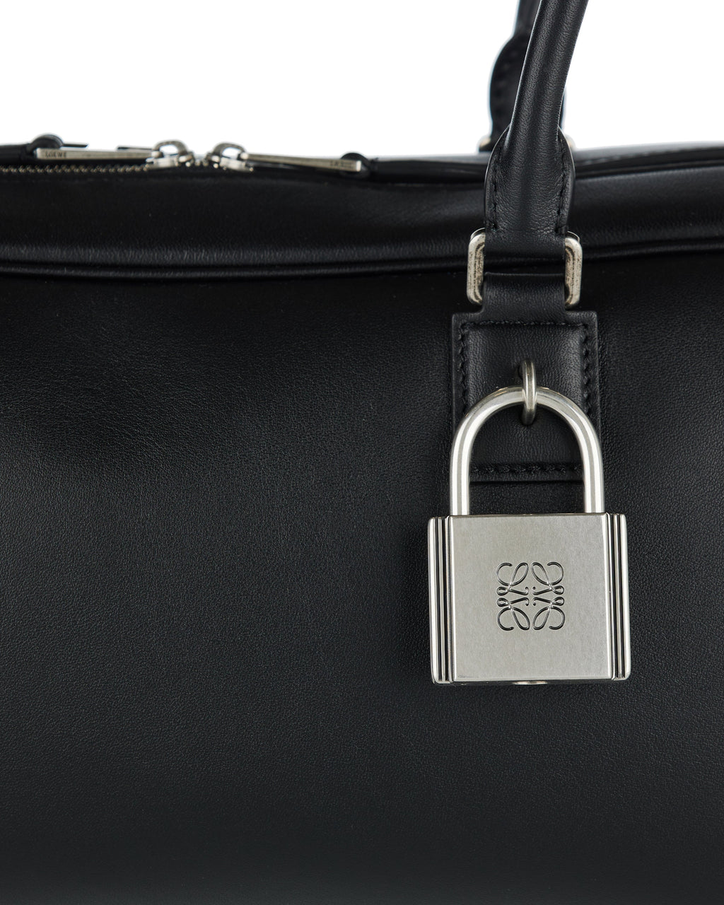 Amazona 31 Cropped Leather Shoulder Bag Loewe – Гарантія оригінальності – збільшений вид