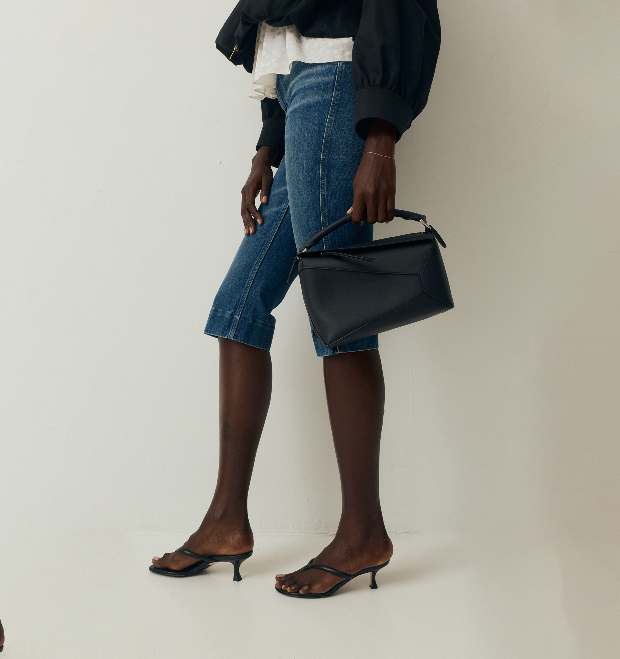 Puzzle Edge Medium Bag Loewe оригінал – Купити в Україні – вид ззаду