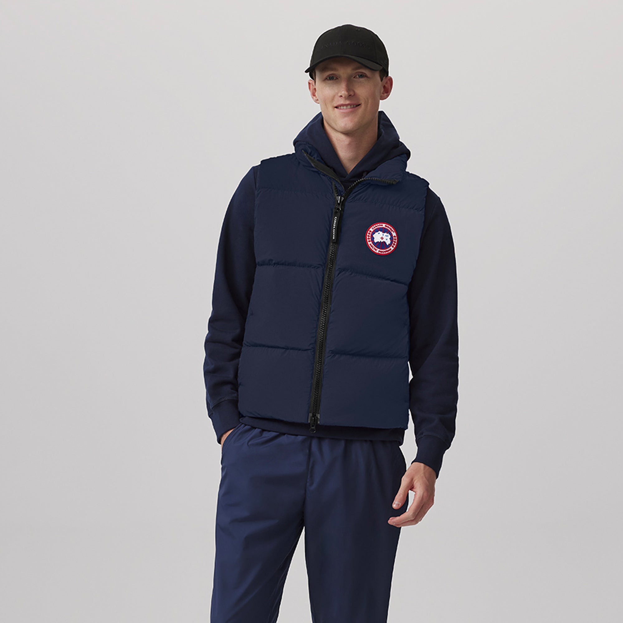 Mens Lawrence Puffer Vest CANADA GOOSE оригінал – Купити в Україні – вид ззаду