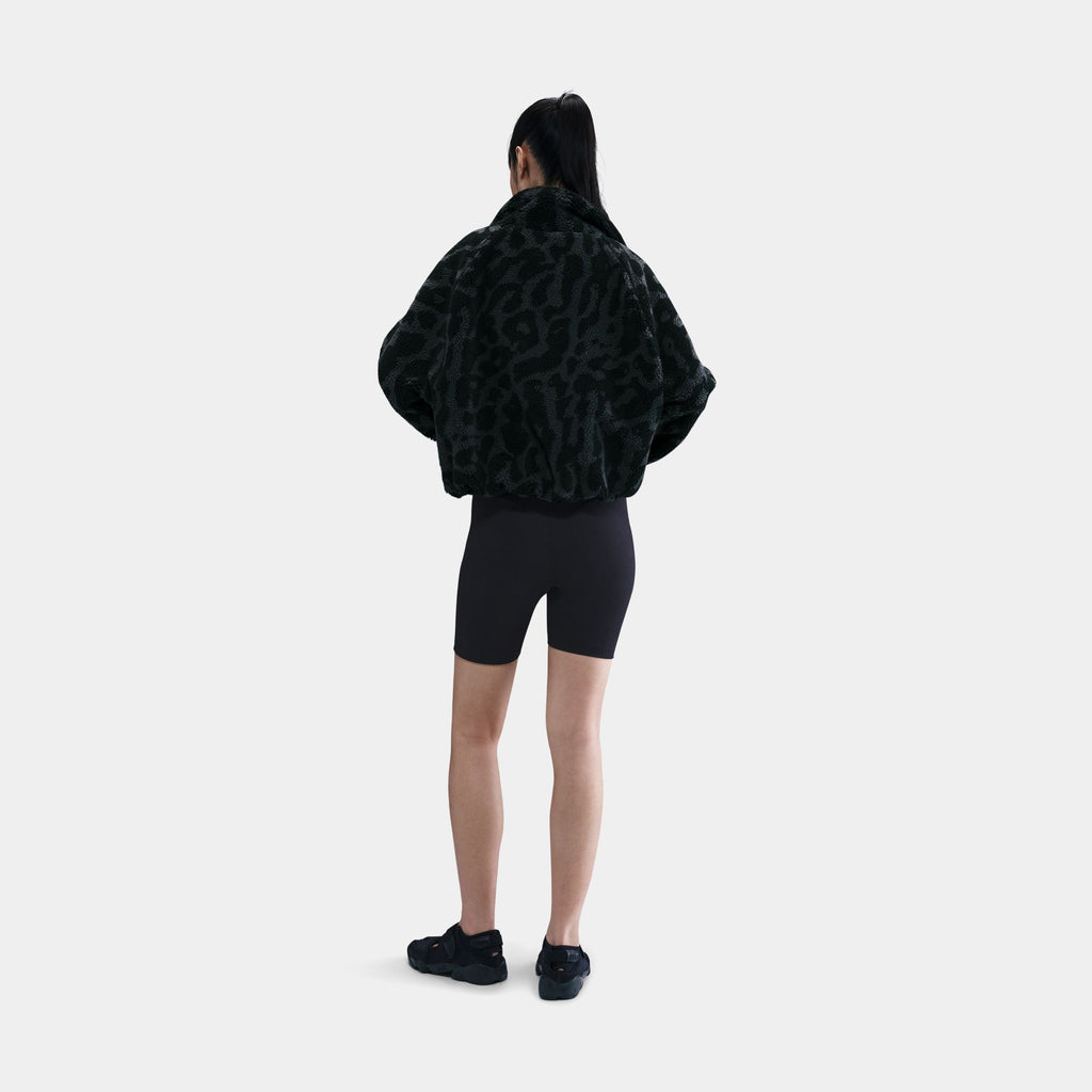 Nike Outerwear оригінал | Швидка доставка Україна – вид ззаду