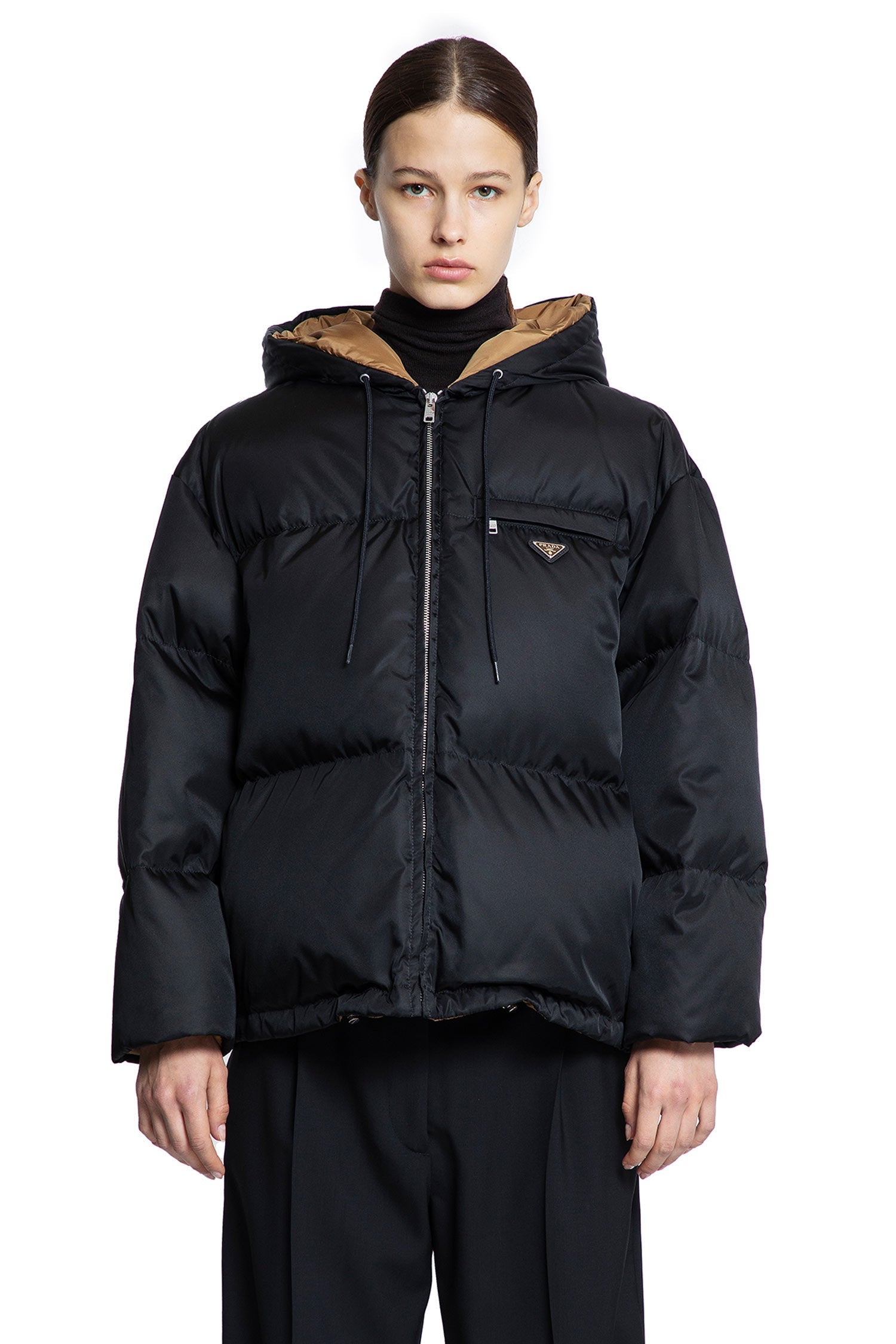 Re-Nylon Hooded Down Jacket Prada оригінал – Купити в Україні – вид ззаду