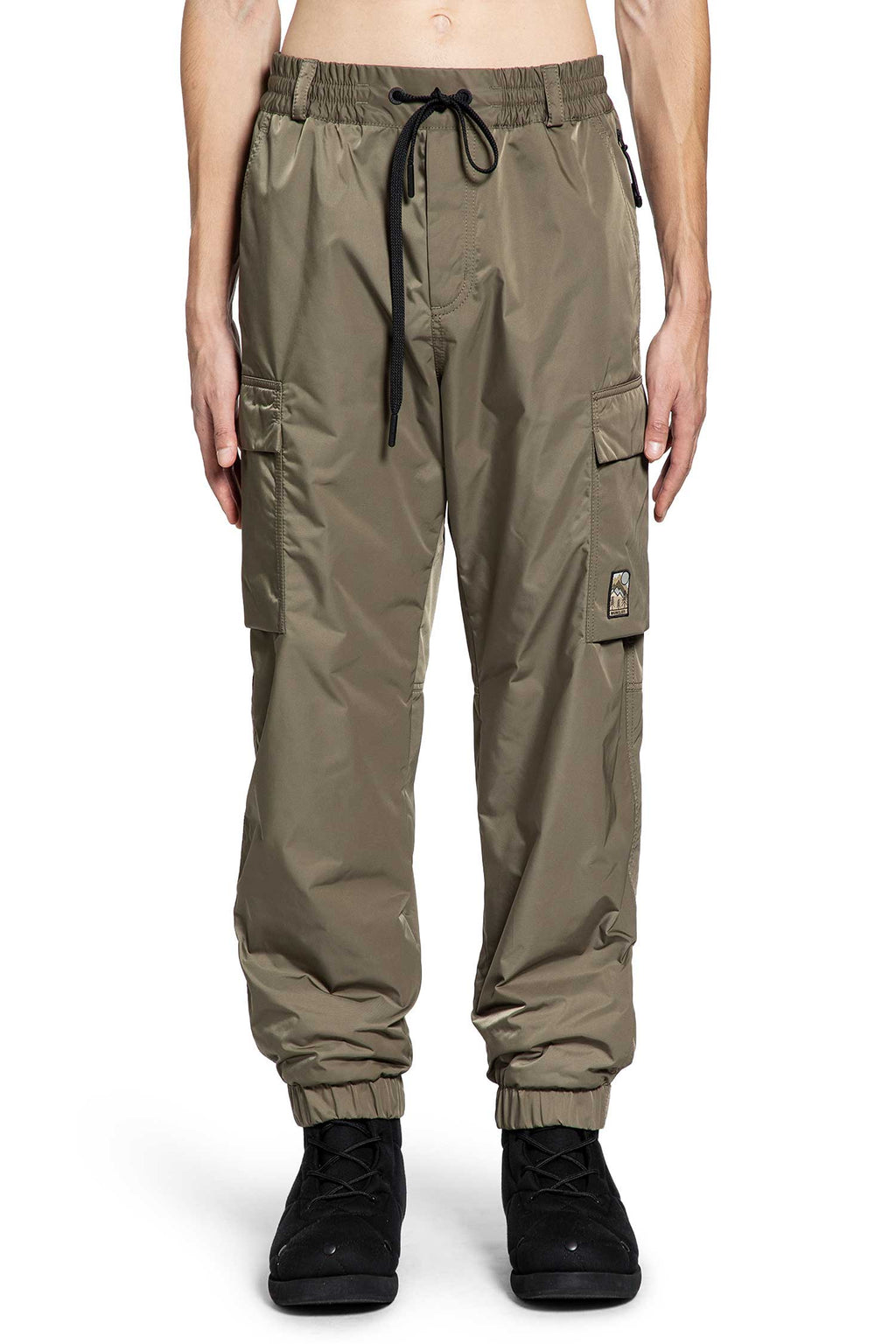 Оригінальна Cargo Pants Moncler – вид ззаду