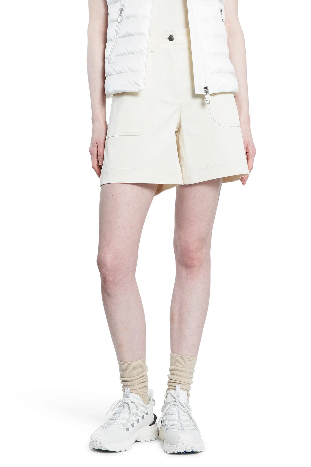Оригінальна Cotton Gabardine Shorts Moncler – боковий вид