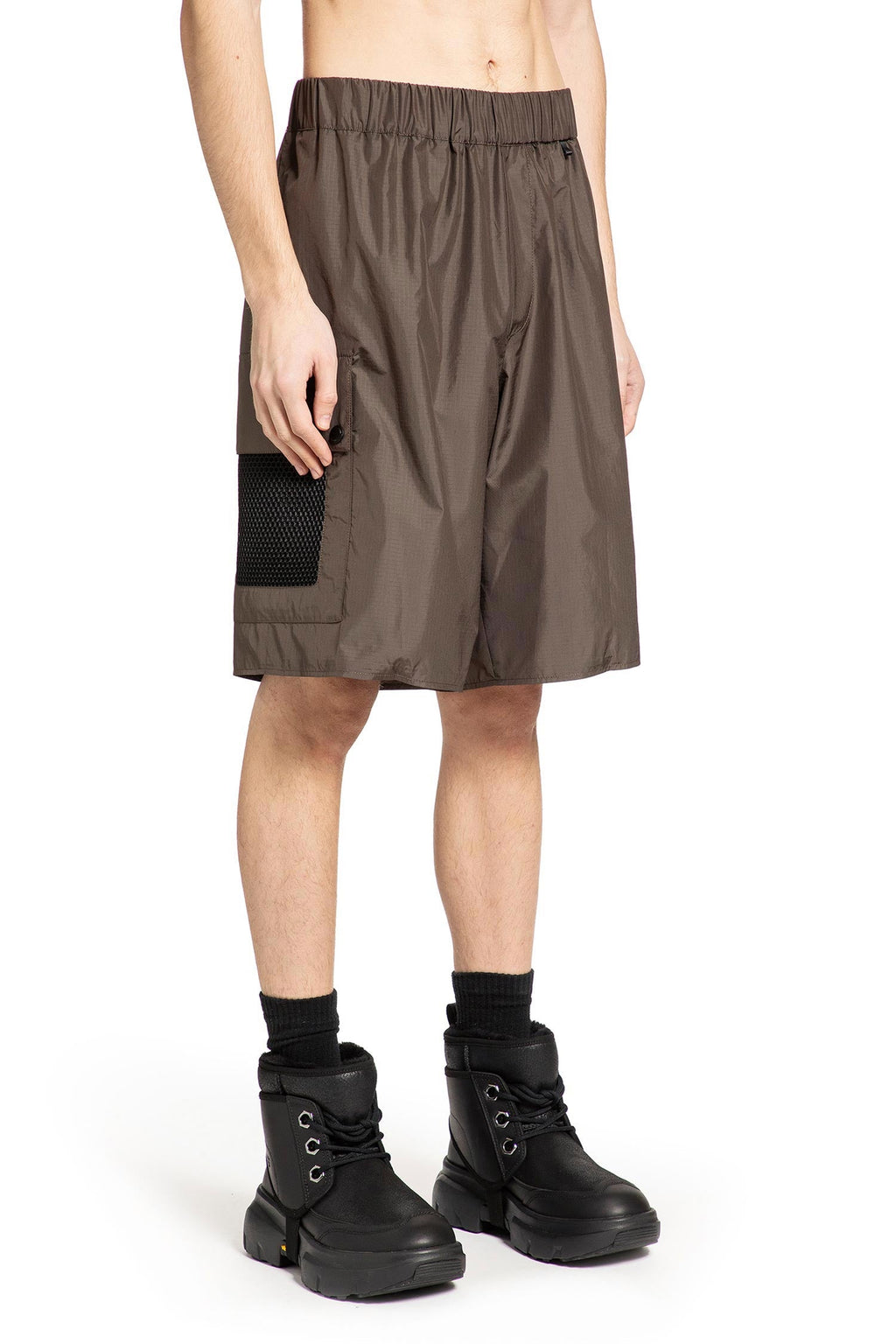 Оригінальна Cargo Shorts Moncler – детальний вид