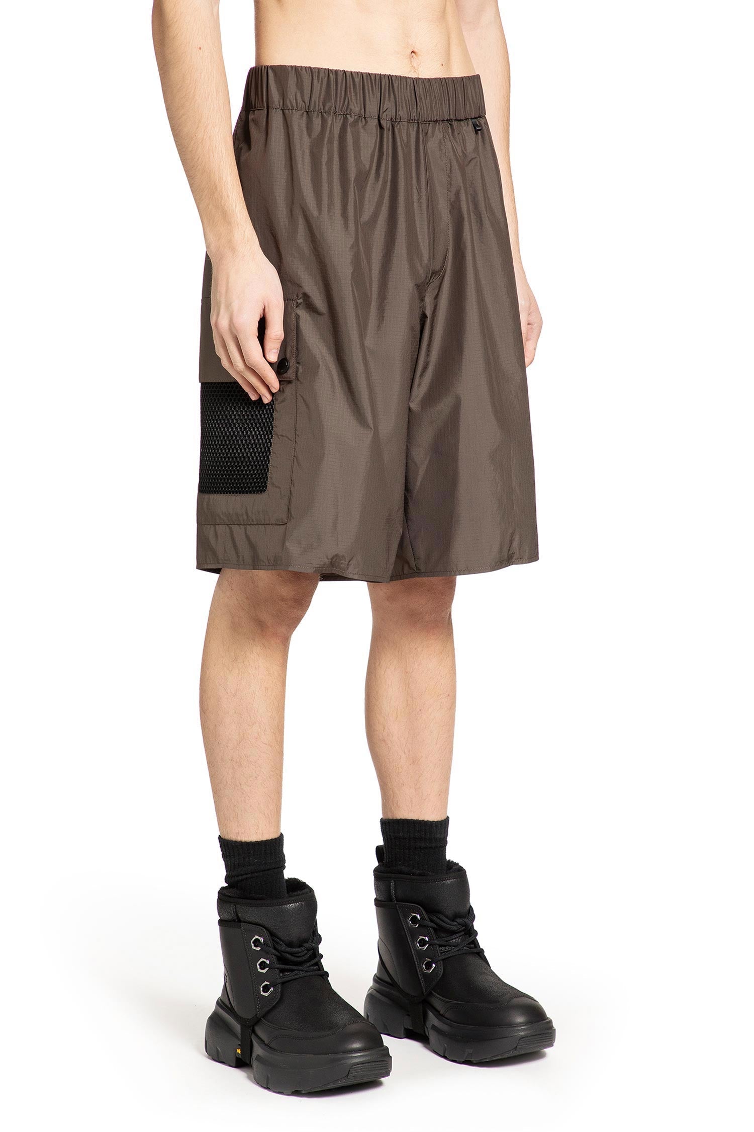 Оригінальна Cargo Shorts Moncler – детальний вид