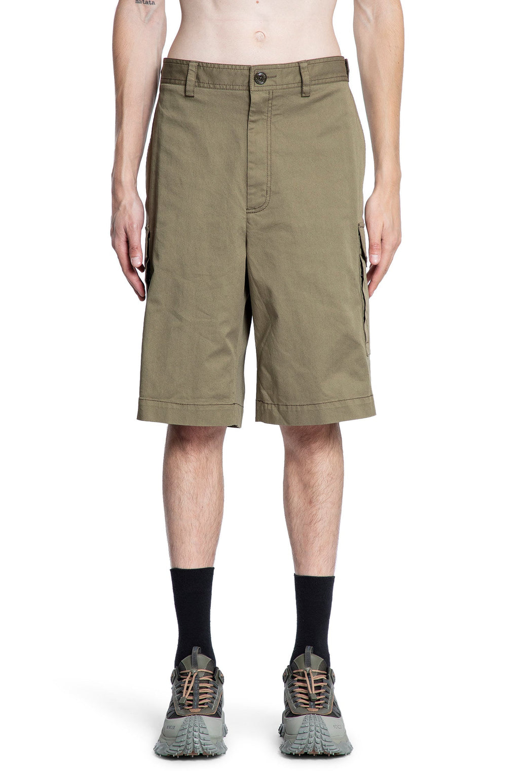 Оригінальна Cotton Gabardine Cargo Shorts Moncler – вид ззаду