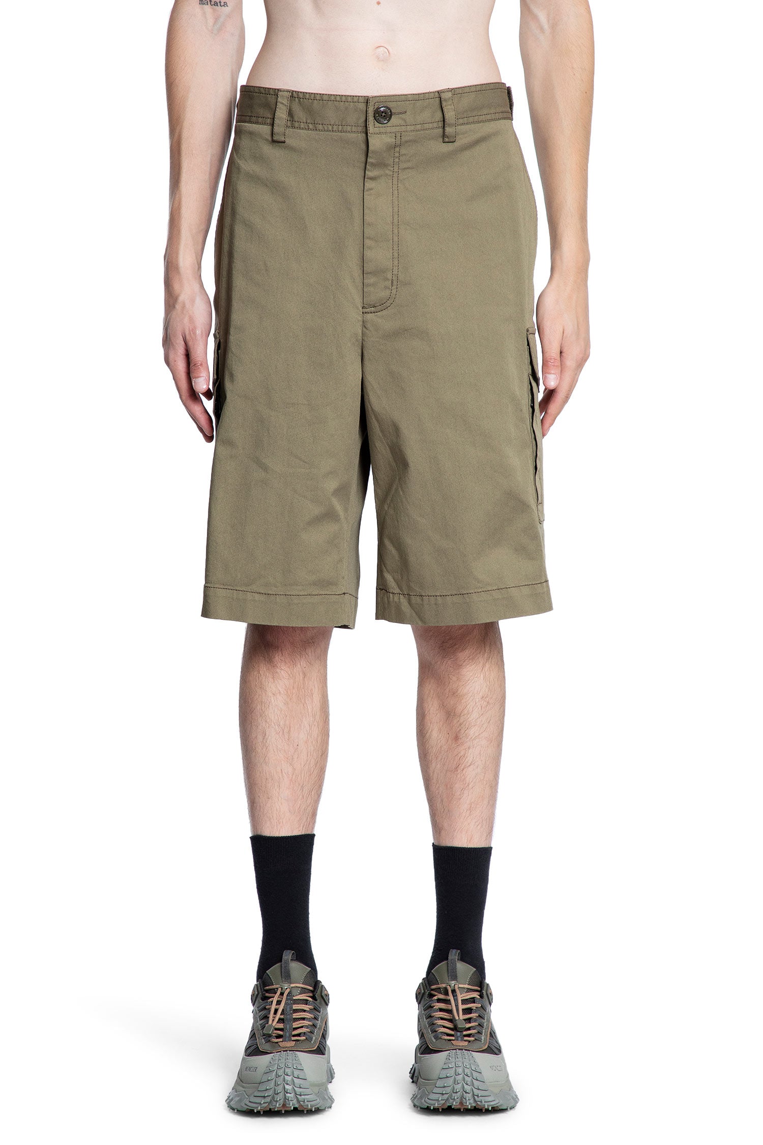 Оригінальна Cotton Gabardine Cargo Shorts Moncler – вид ззаду