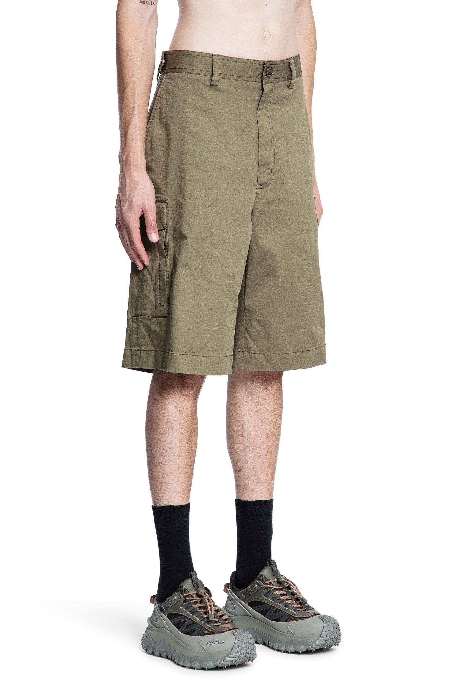 Оригінальна Cotton Gabardine Cargo Shorts Moncler – детальний вид