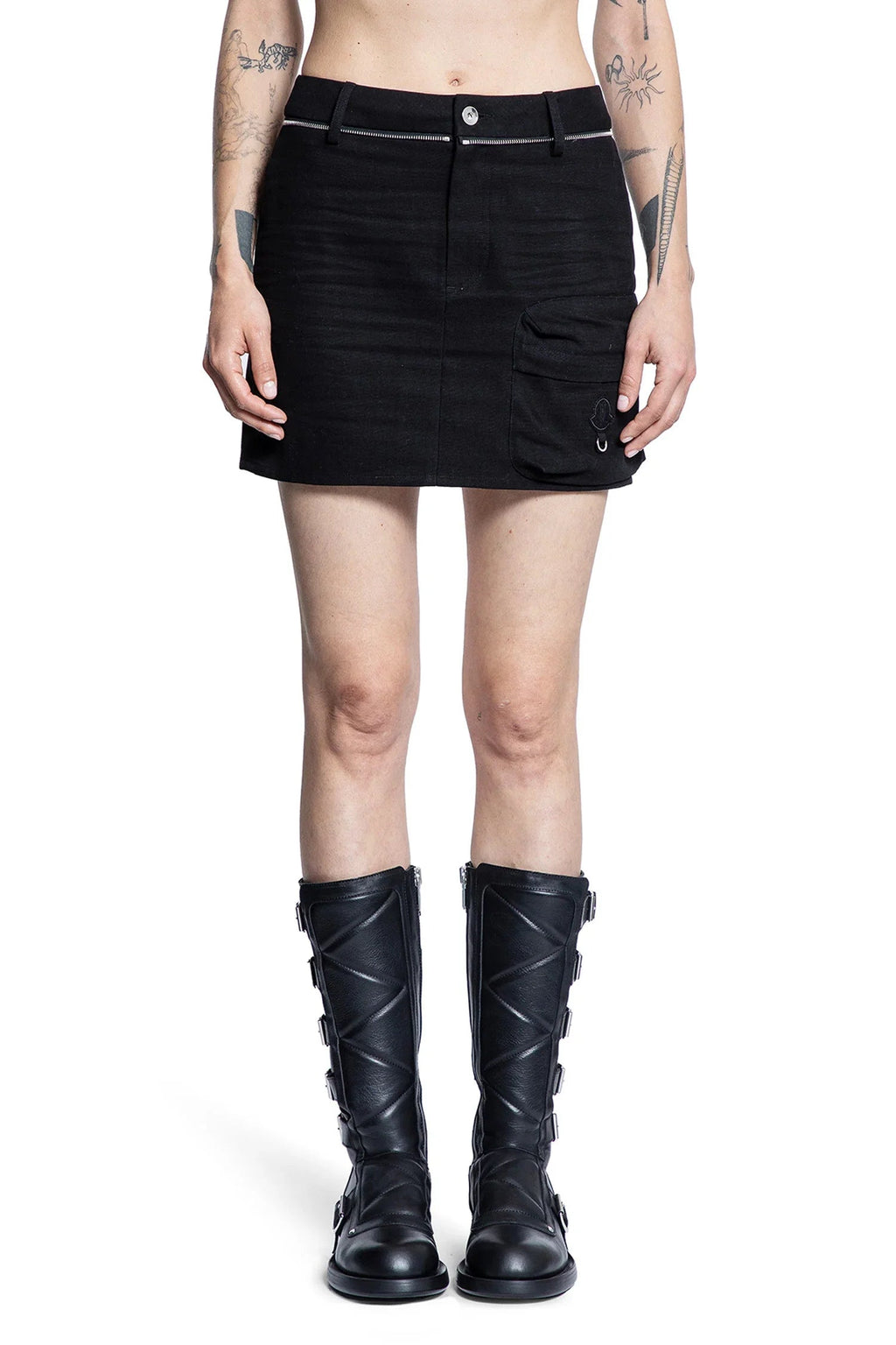 Willow Smith Collaboration Cargo Skirt Moncler оригінал – Купити в Україні – вид ззаду