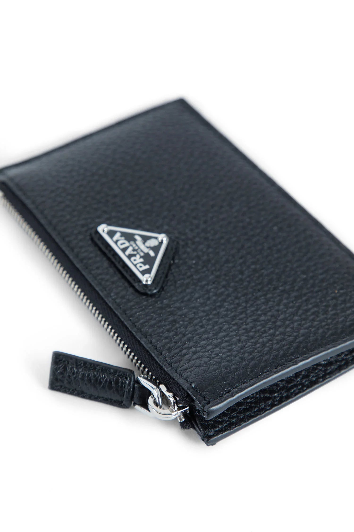 Оригінальна Zipper Leather Card Holder Prada – детальний вид
