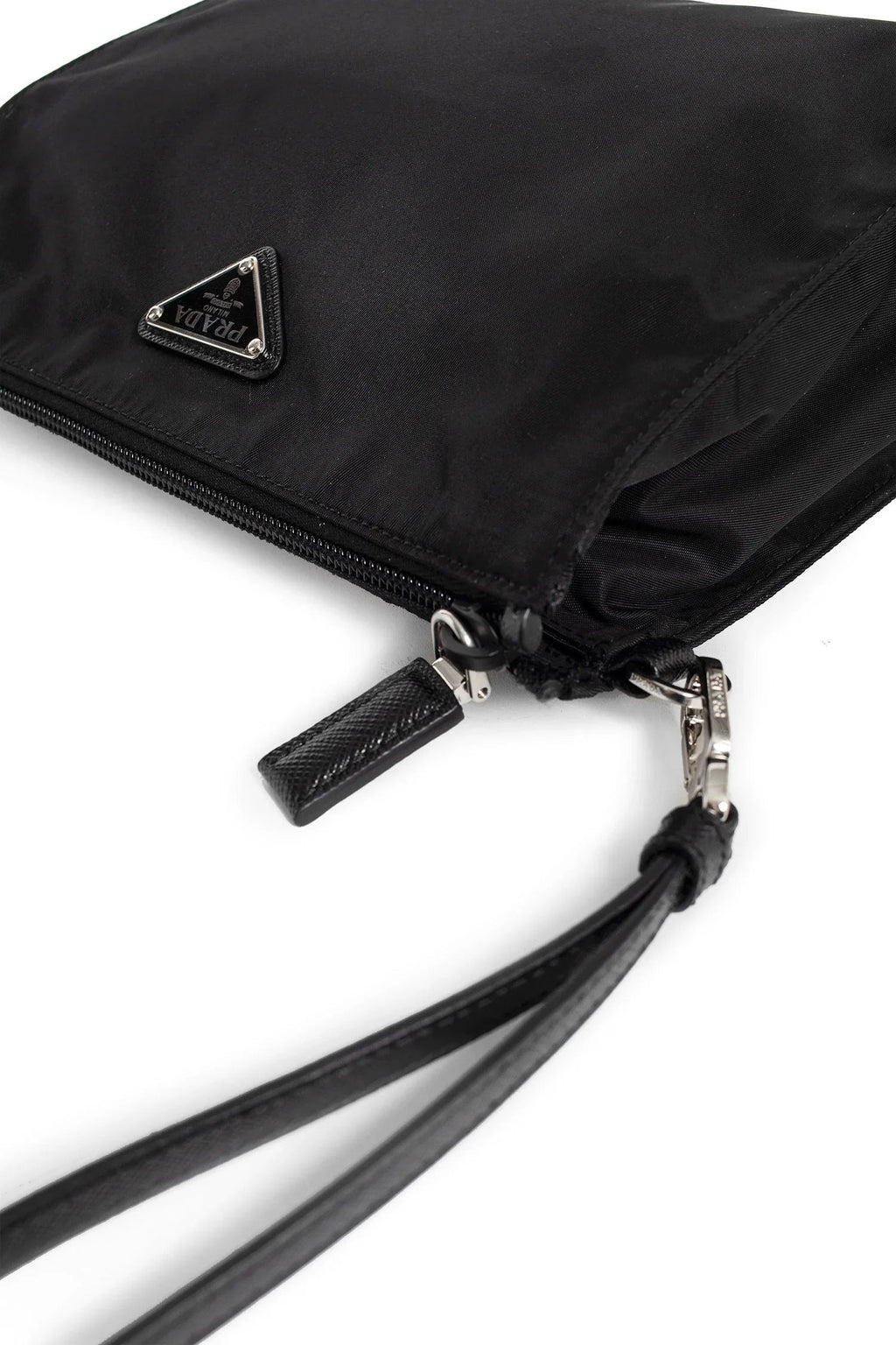 Оригінальна Re-Nylon And Saffiano Leather Necessaire Prada – детальний вид