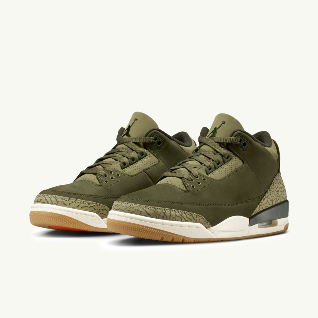 Оригінальна Air Jordan 3 Retro Nike – вид ззаду