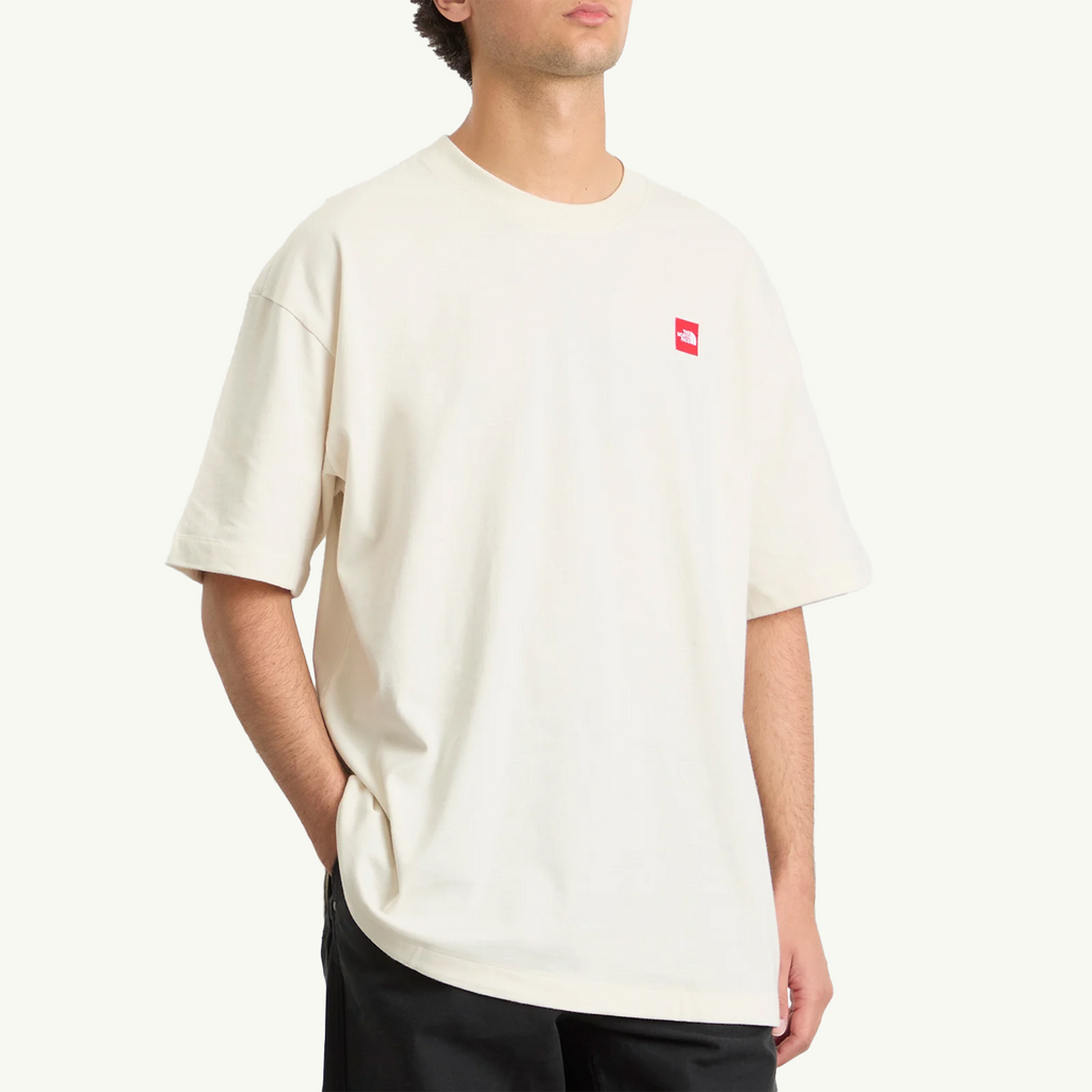 Red Box Tee The north face – Гарантія оригінальності – вид ззаду