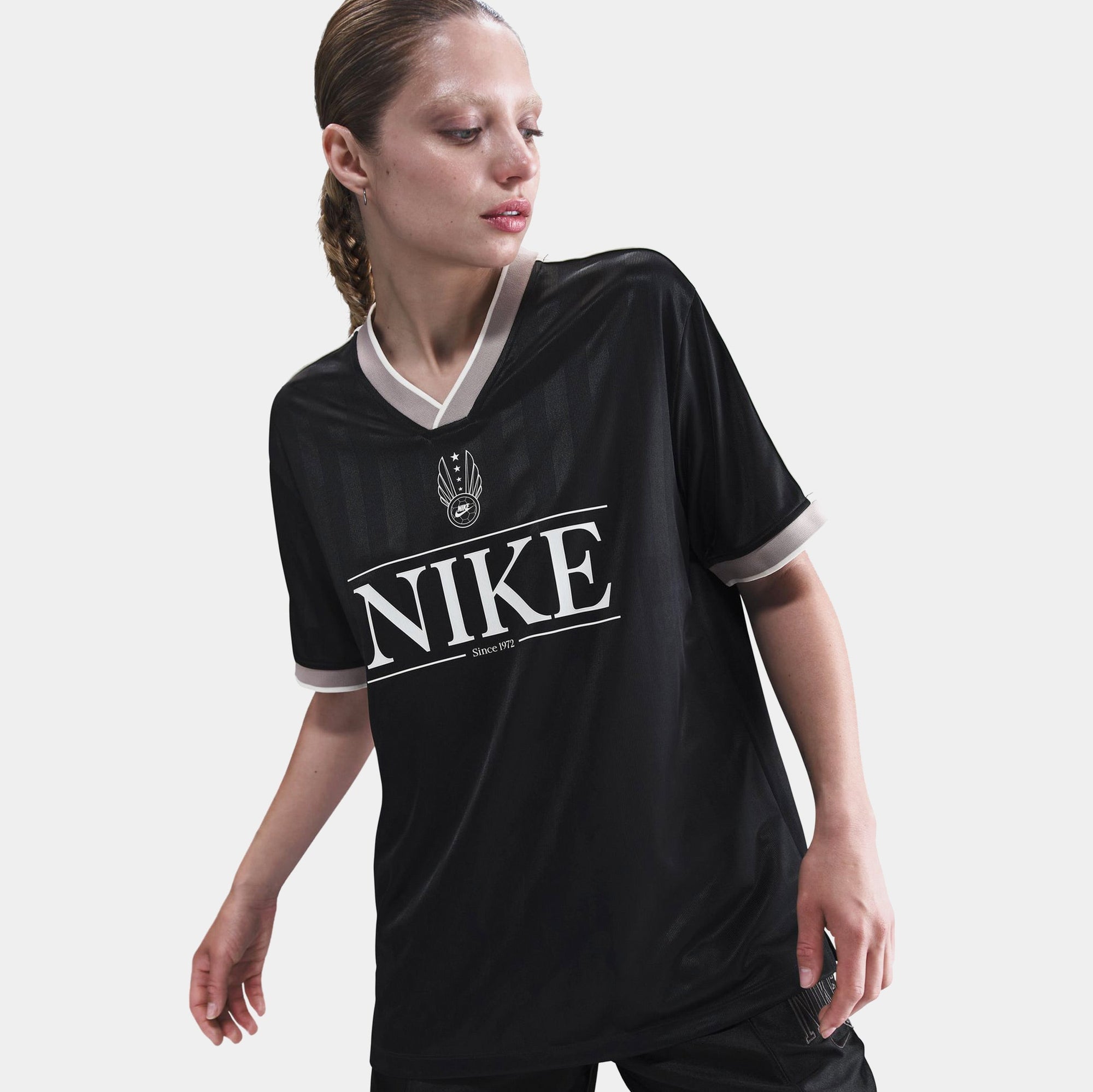 Оригінальна Nsw V Neck Since 1964 Womens Jersey Nike – детальний вид