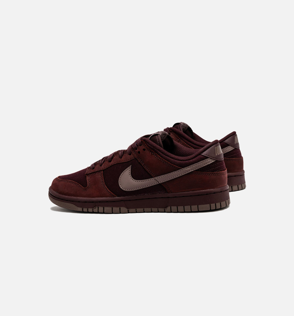 Оригінальна Dunk Low Prm Burgundy Crush Mens Lifestyle Shoe Nike – детальний вид