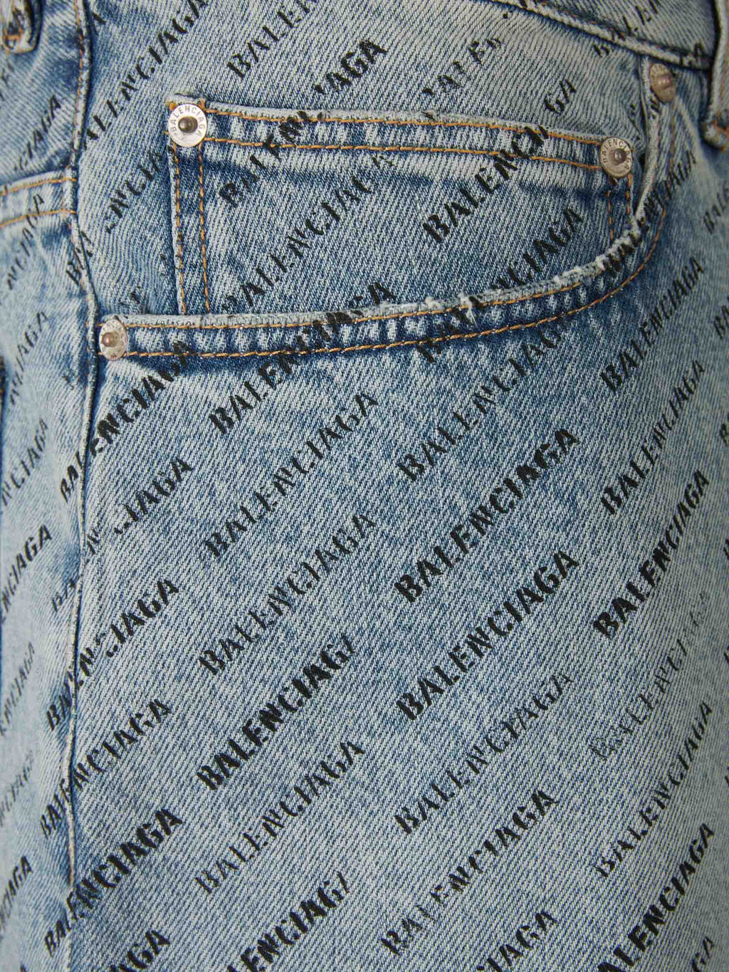 Monogram Denim Bermuda Shorts Balenciaga – Гарантія оригінальності – збільшений вид