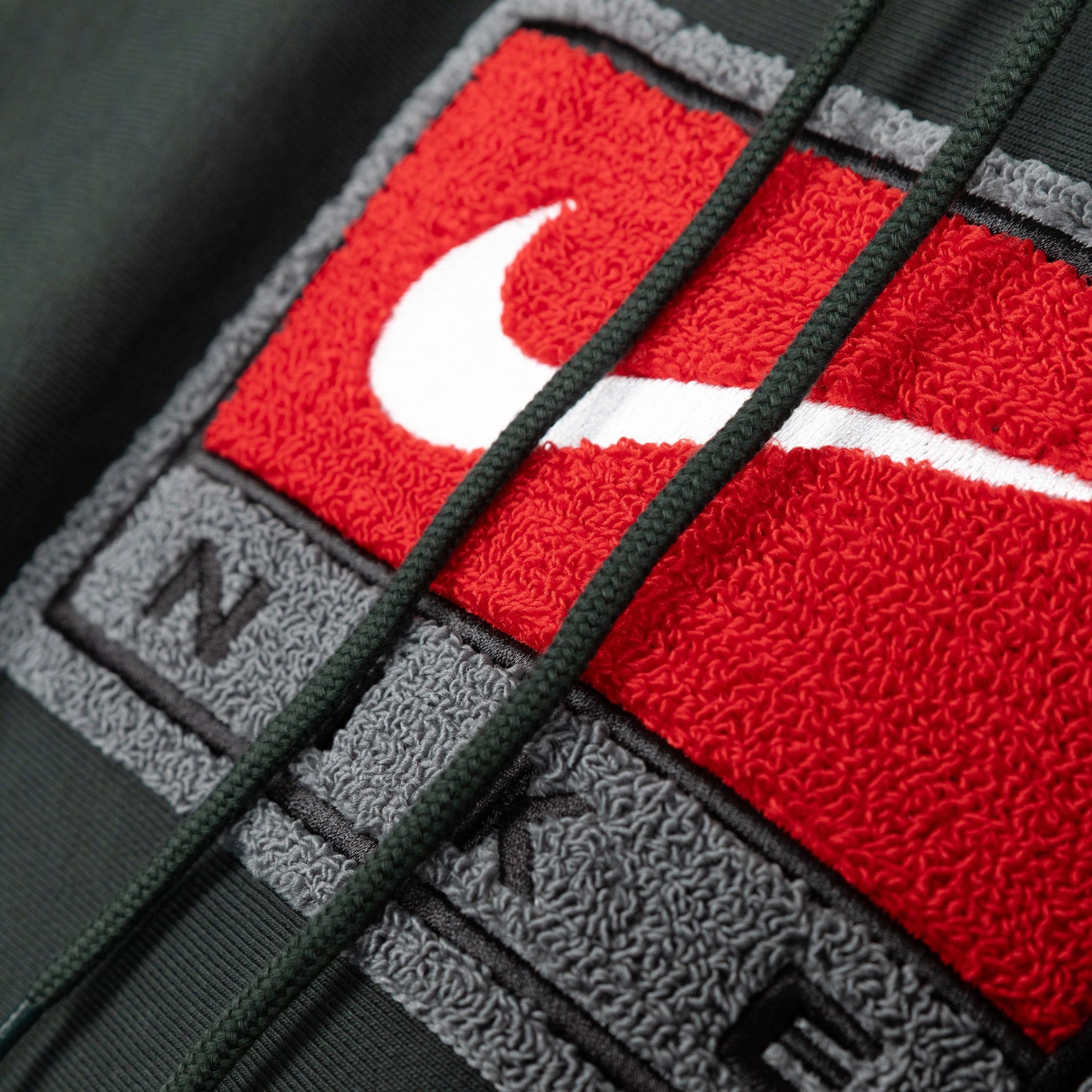 Оригінальна Solo Swoosh Fleece Pullover Hoodie Nike – детальний вид
