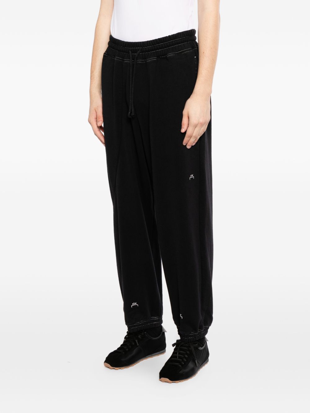 Оригінальна Millbank Trousers A cold wall – вид ззаду
