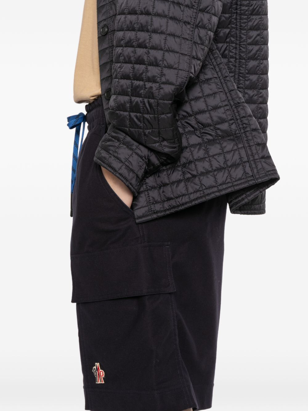 Оригінальна Gabardine Cargo Shorts Moncler – вид ззаду