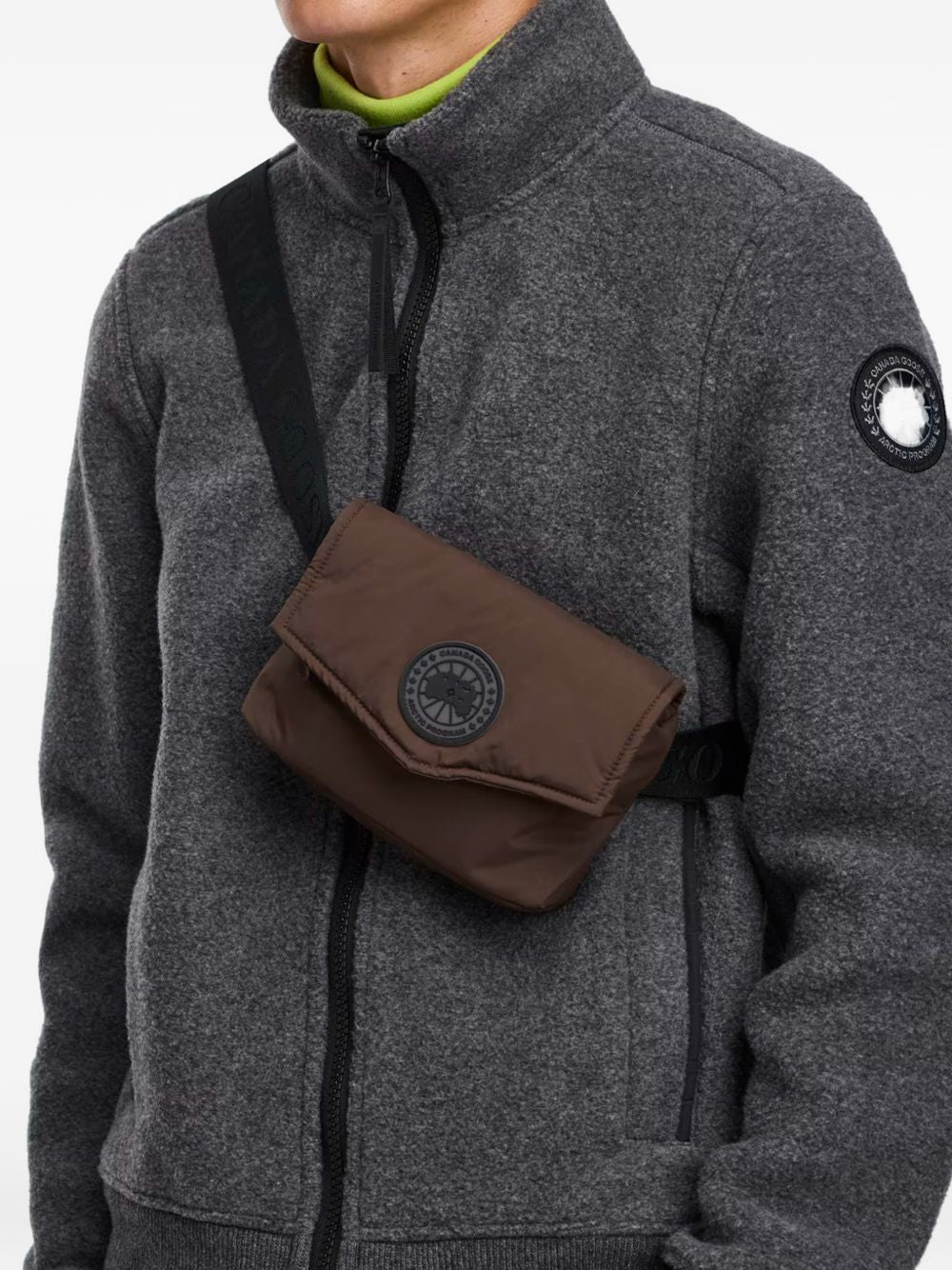 Logo-Patch Messenger Bag Canada goose – Гарантія оригінальності – вид ззаду