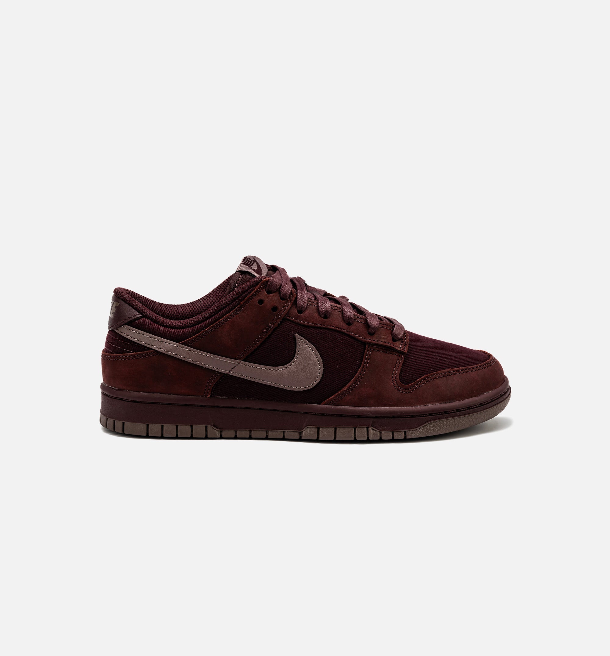 Оригінальна Dunk Low Prm Burgundy Crush Mens Lifestyle Shoe Nike – боковий вид