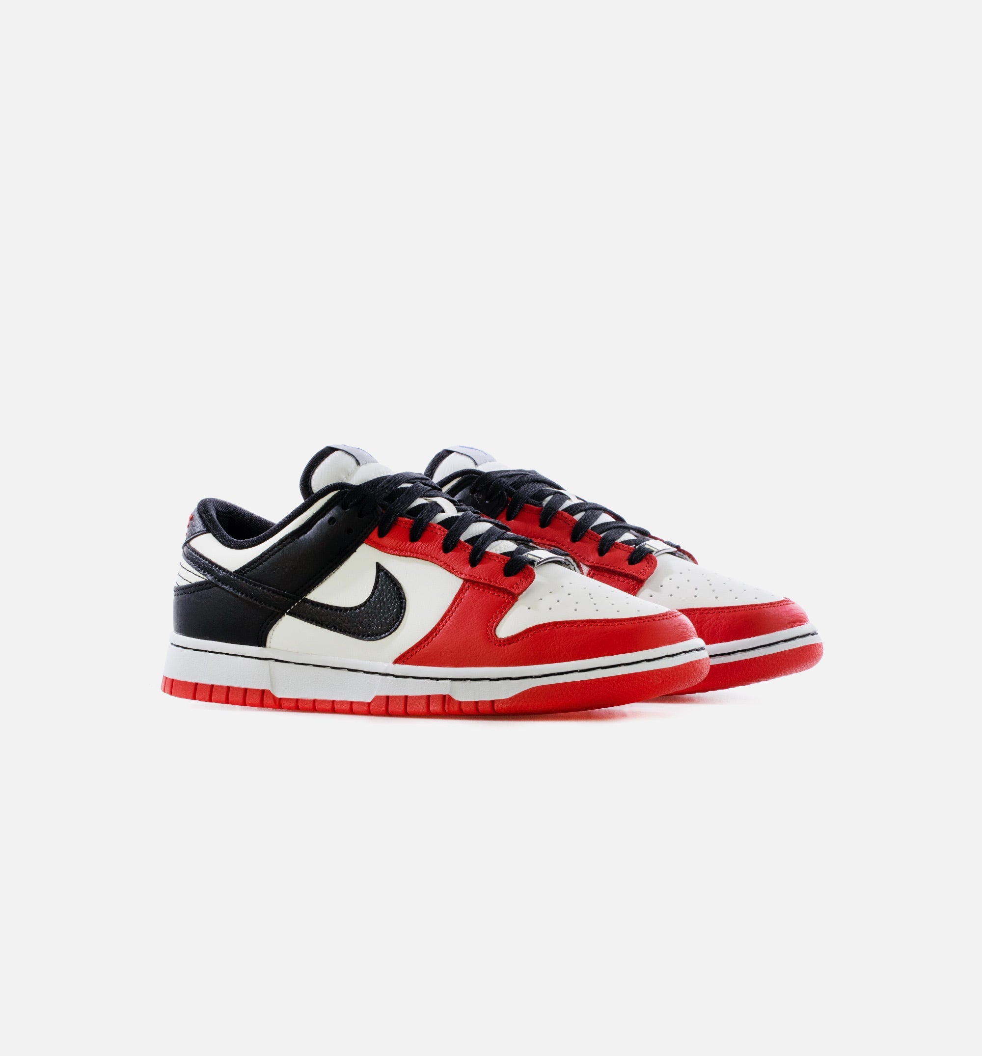 Оригінальна Nba Dunk Low Emb Chicago Mens Lifestyle Shoe Nike – вид ззаду