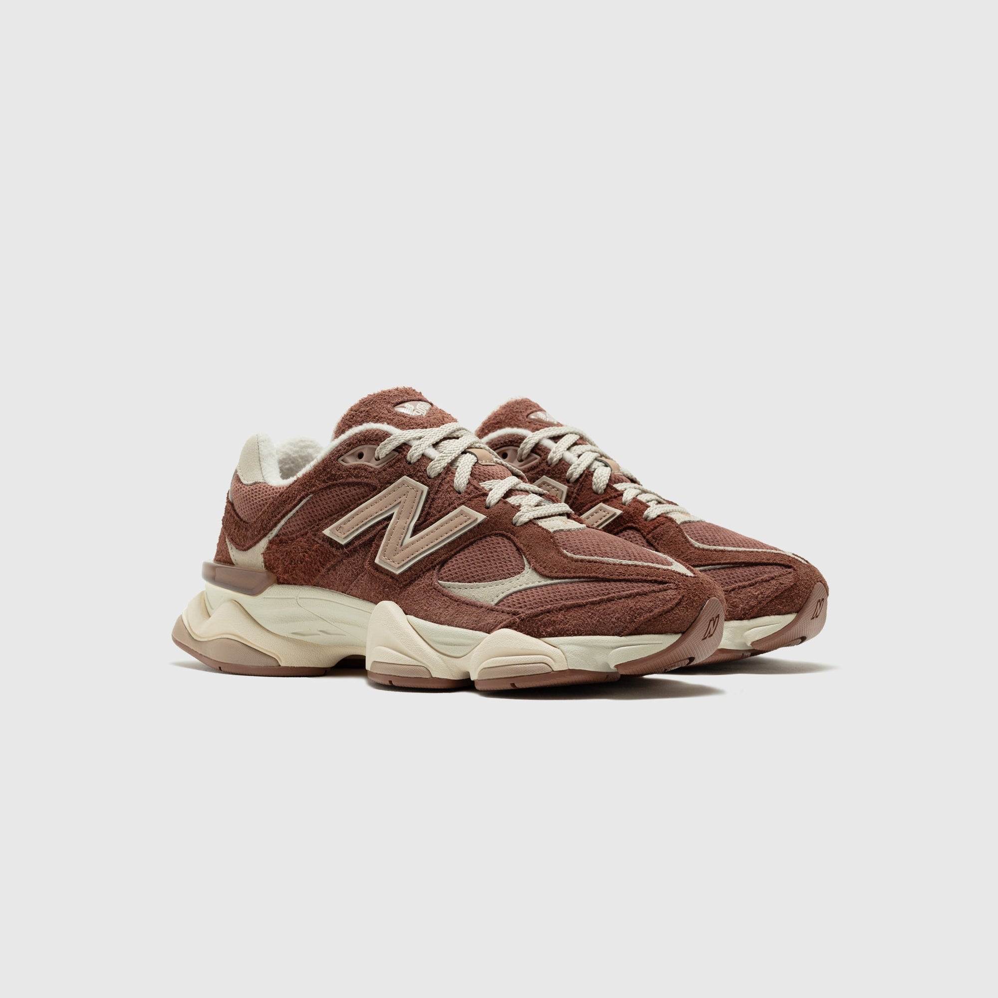 Оригінальна U9060v1 Rich Oak New balance – вид ззаду