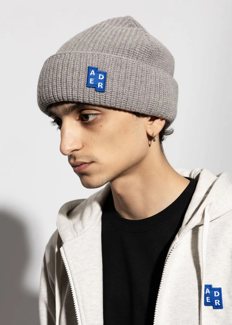 Оригінальна Grey Significant Trs Tag Beanie Hat Ader error – детальний вид