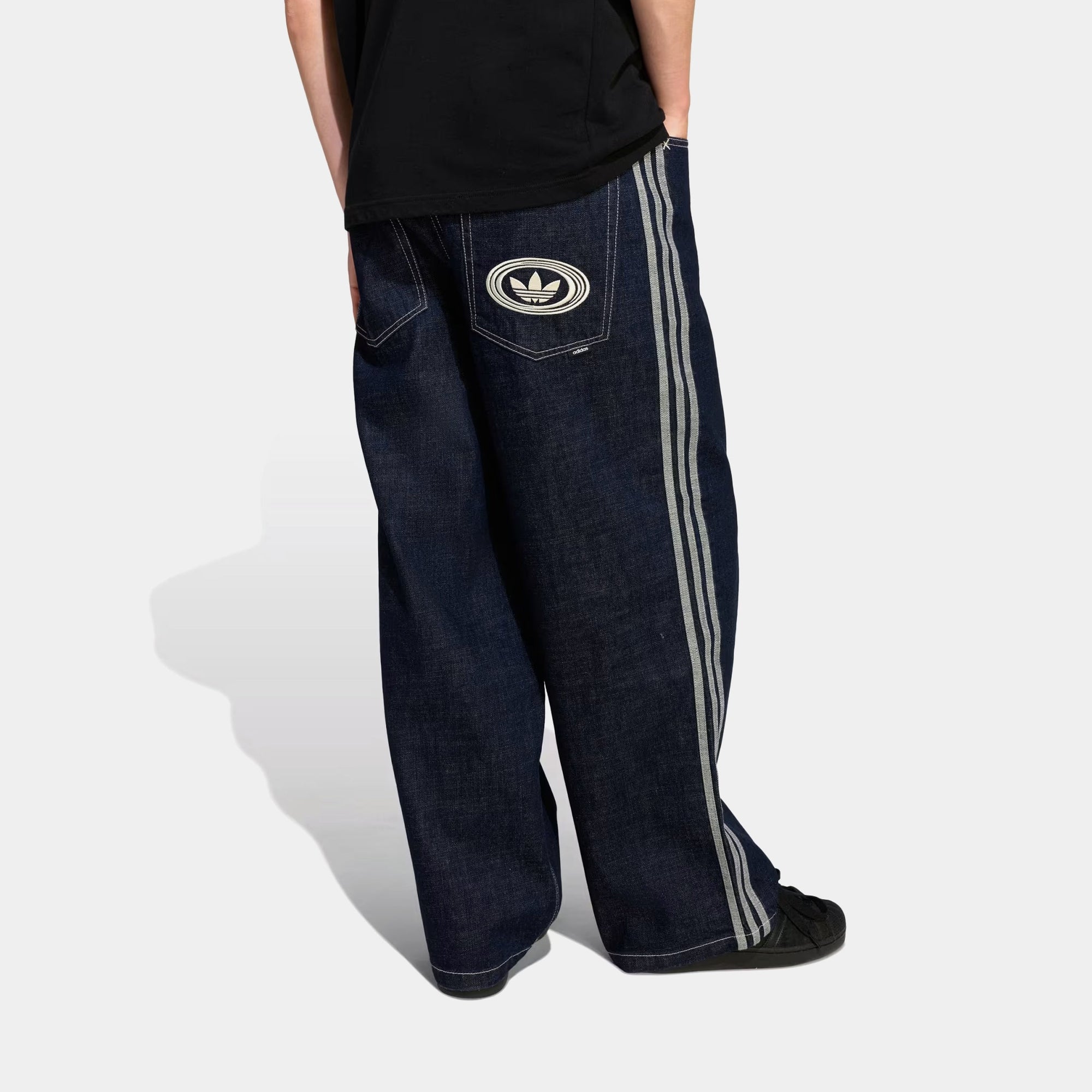 Adidas Bottoms оригінал | Швидка доставка Україна – вид ззаду - ADIDAS