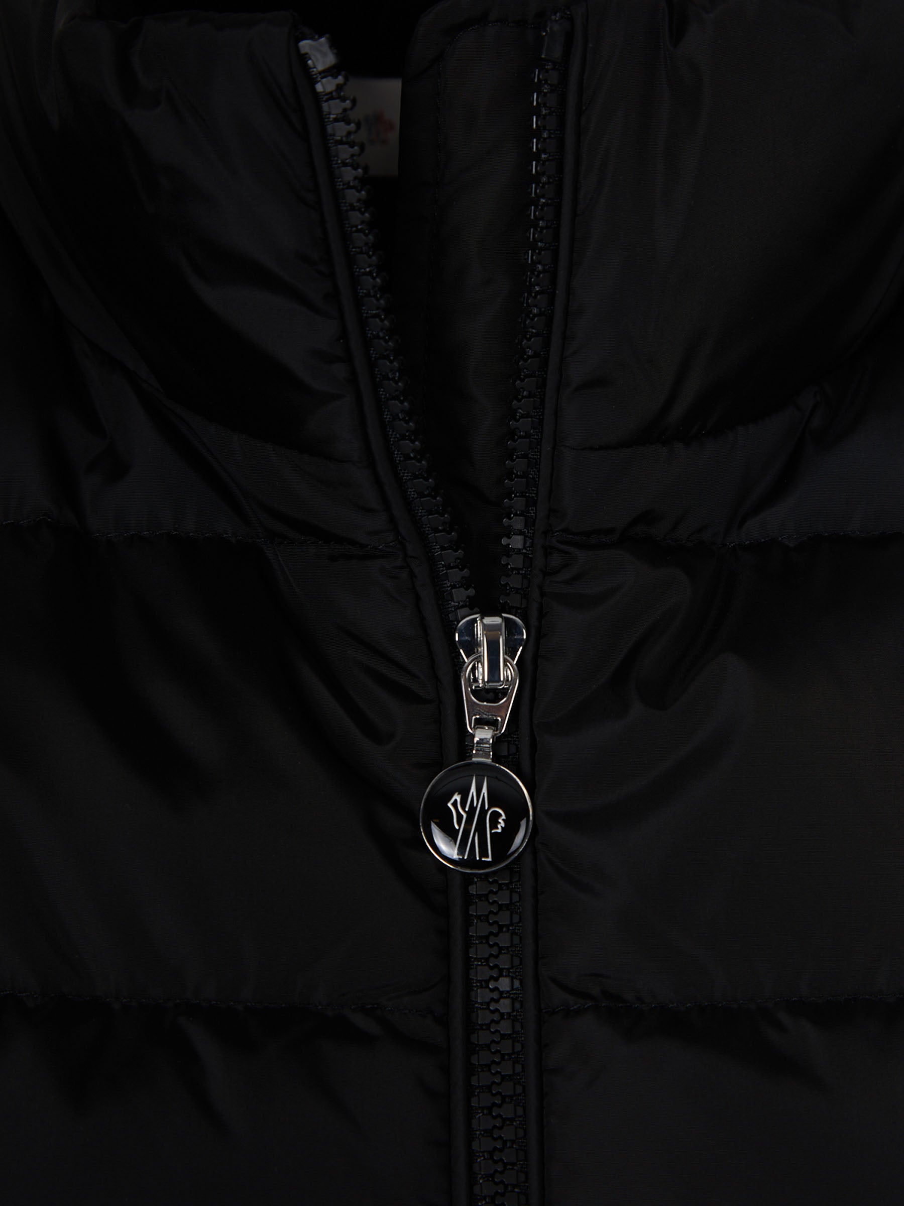 Оригінальна Quilted Down Cardigan Moncler – детальний вид
