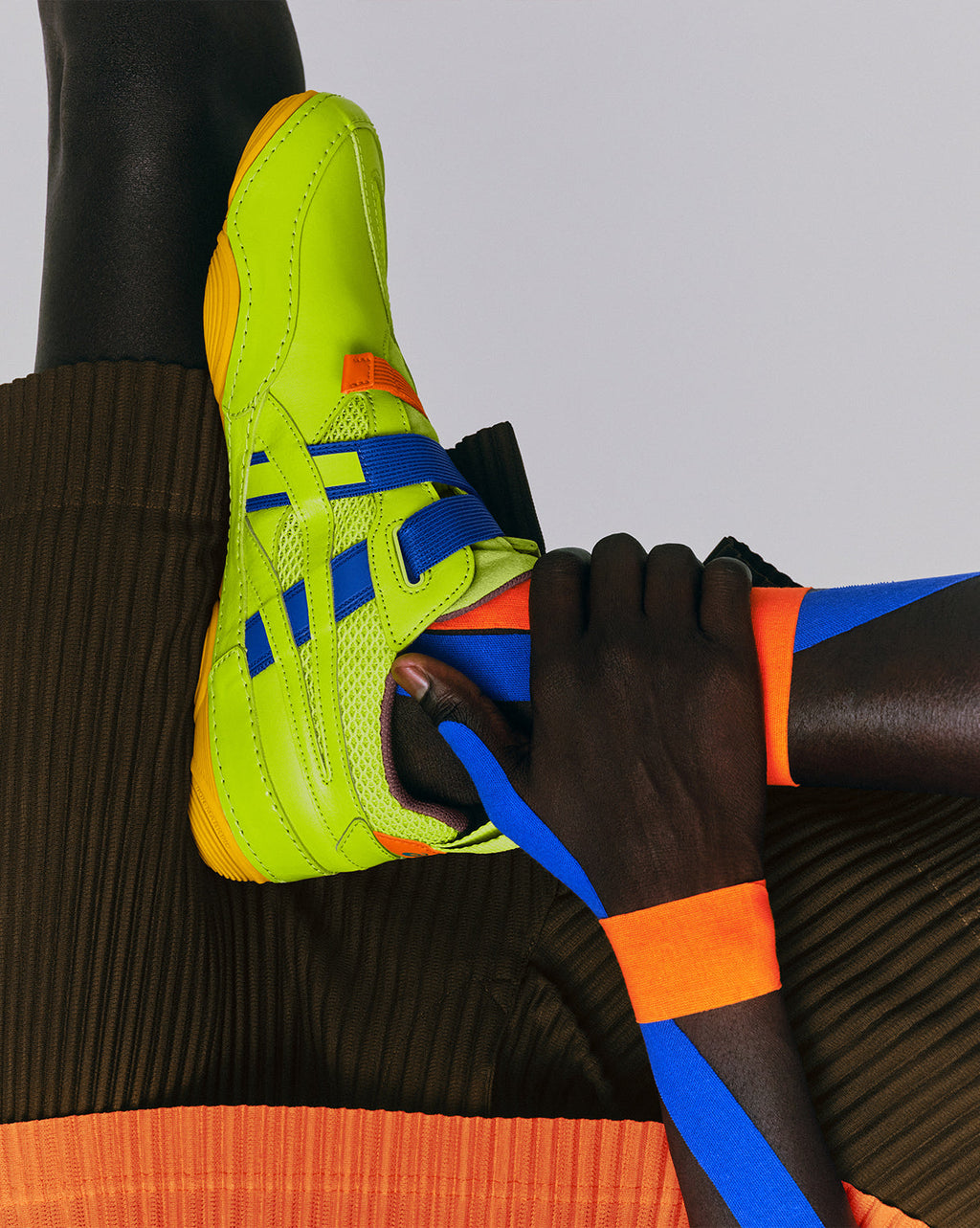 X Issey Miyake Hyper Taping Asics – Гарантія оригінальності – вид ззаду