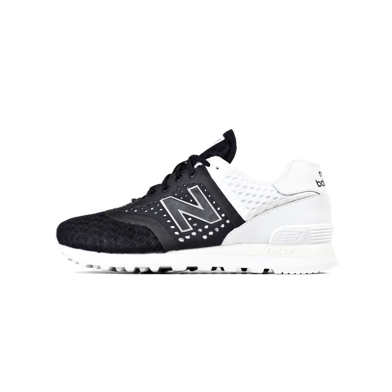 Оригінальна 574 Re Engineered Black New balance – боковий вид