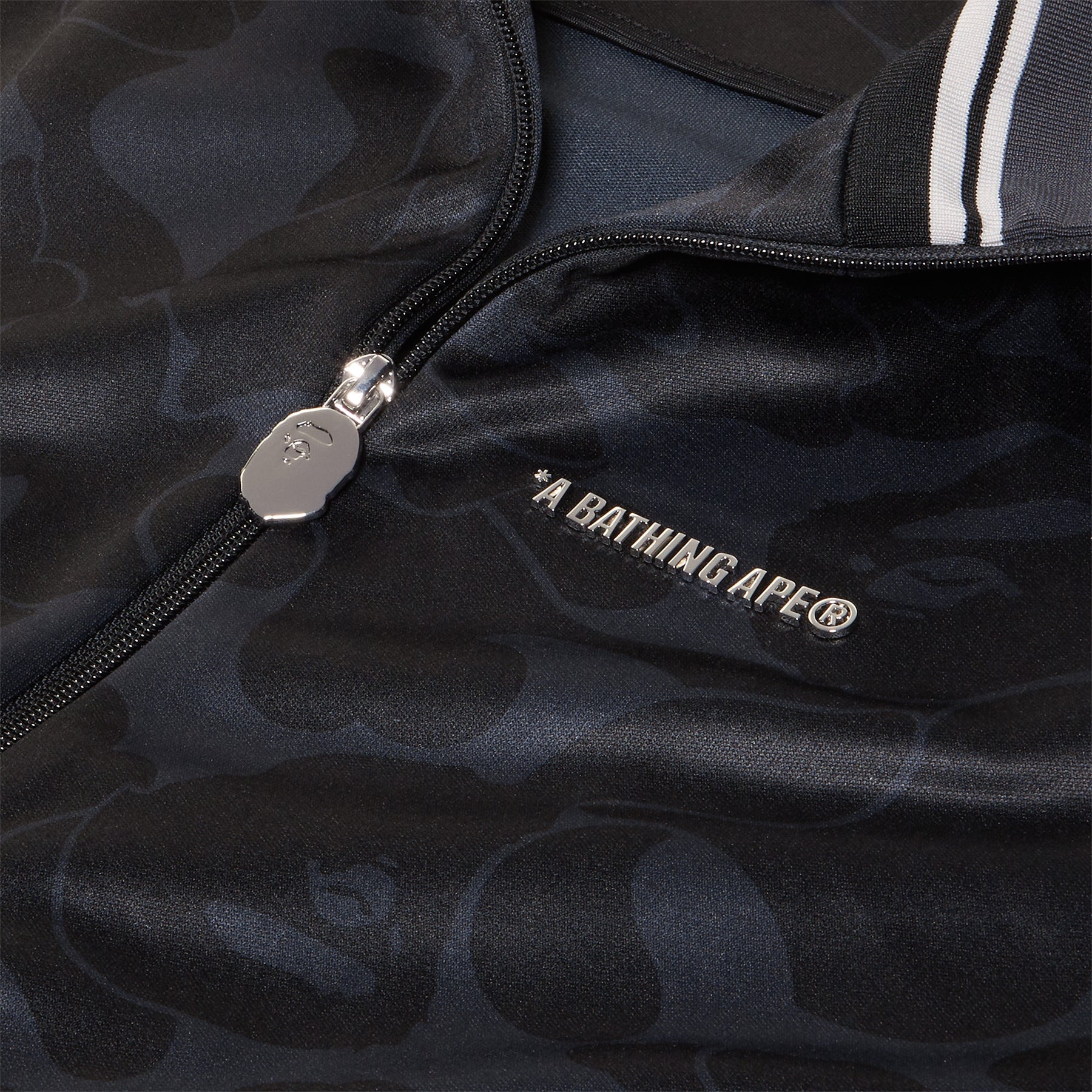Оригінальна Solid Camo Bathing Ape Logo Relaxed Fit Track Jacket A bathing ape – детальний вид