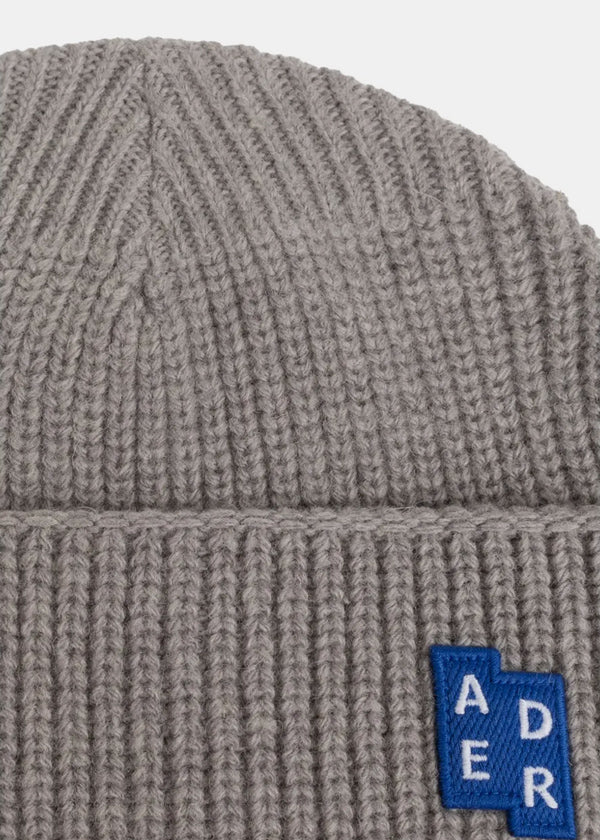 Оригінальна Grey Significant Trs Tag Beanie Hat Ader error – збільшений вид