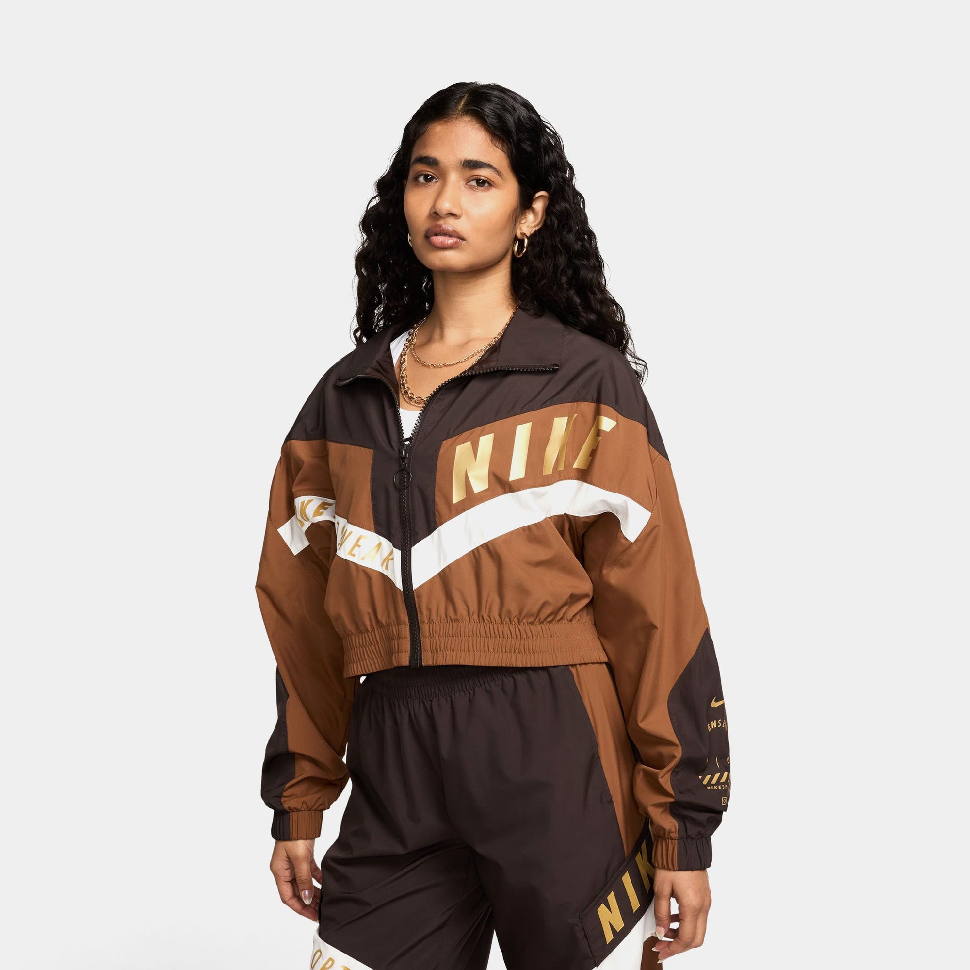 Nike Outerwear оригінал | Швидка доставка Україна – боковий вид