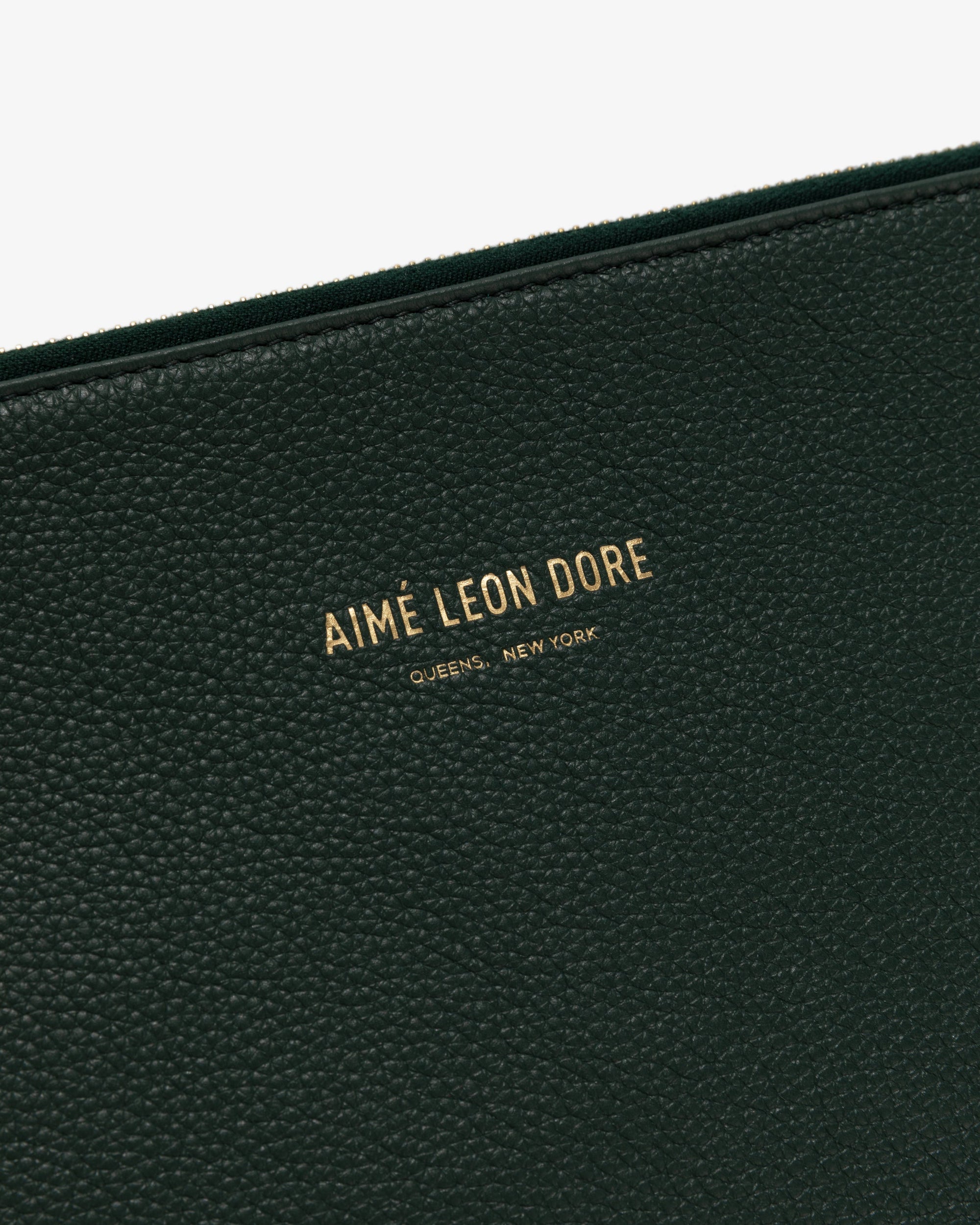 Оригінальна Medium Leather Pouch Aime leon dore – детальний вид