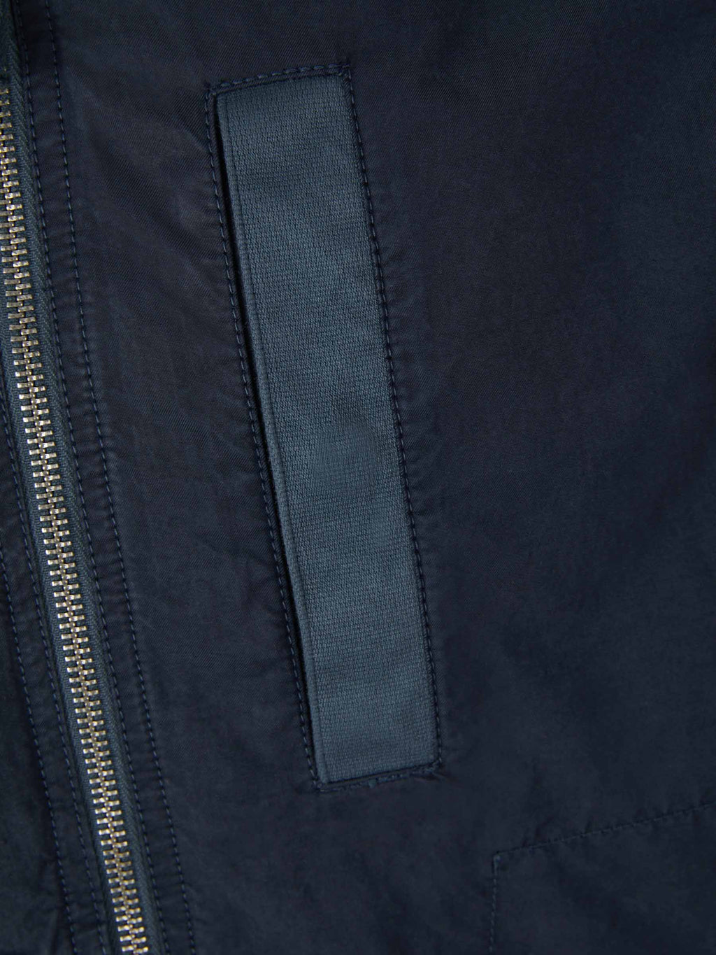 Оригінальна Cazadora Técnica Logo Stone island – збільшений вид