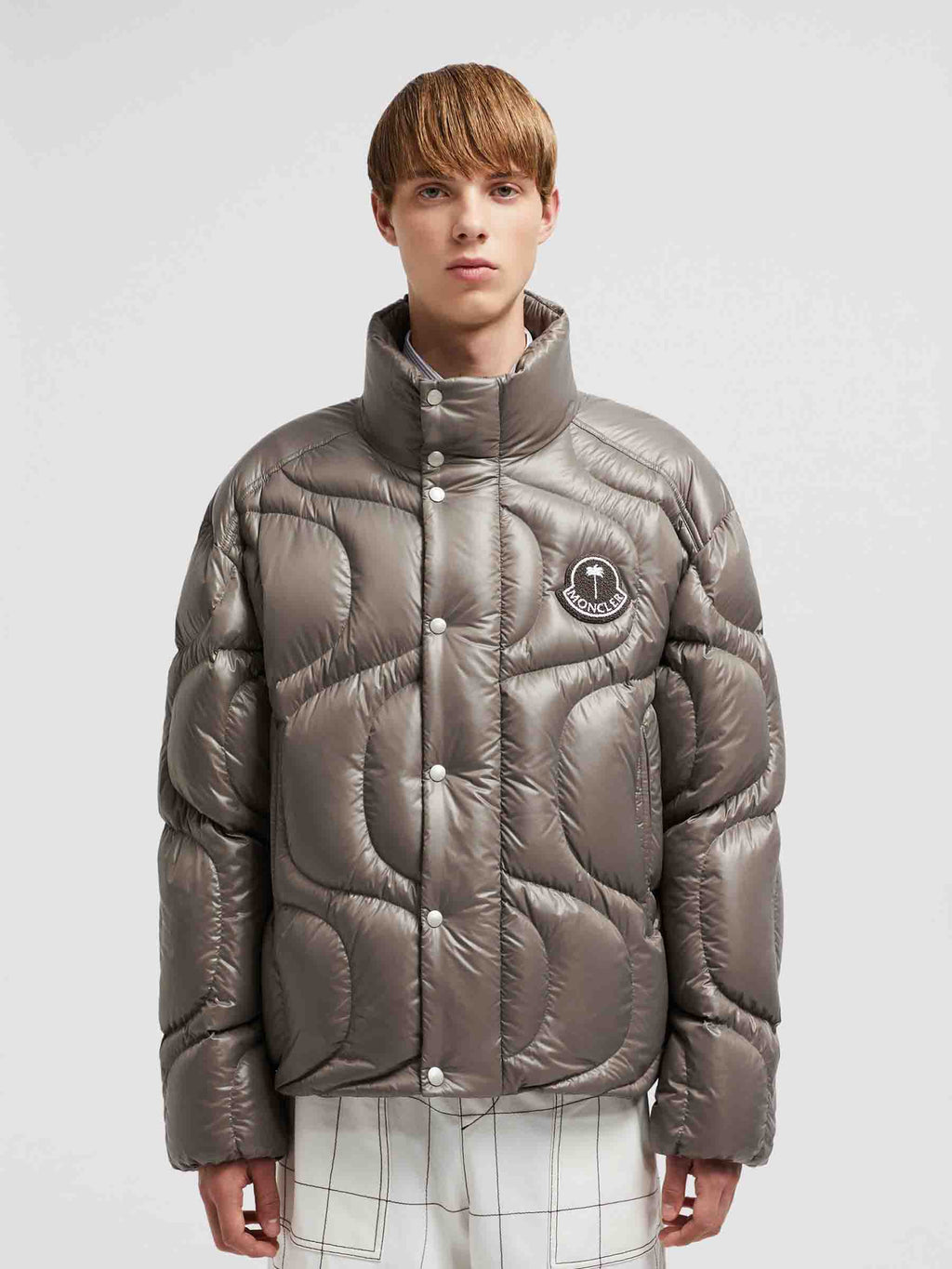 Moncler Outerwear оригінал | Швидка доставка Україна – вид ззаду