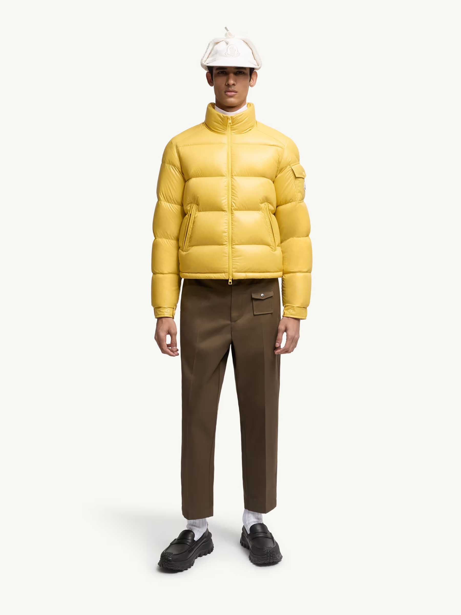 Оригінальна Short Down Jacket Levitha Moncler – вид ззаду